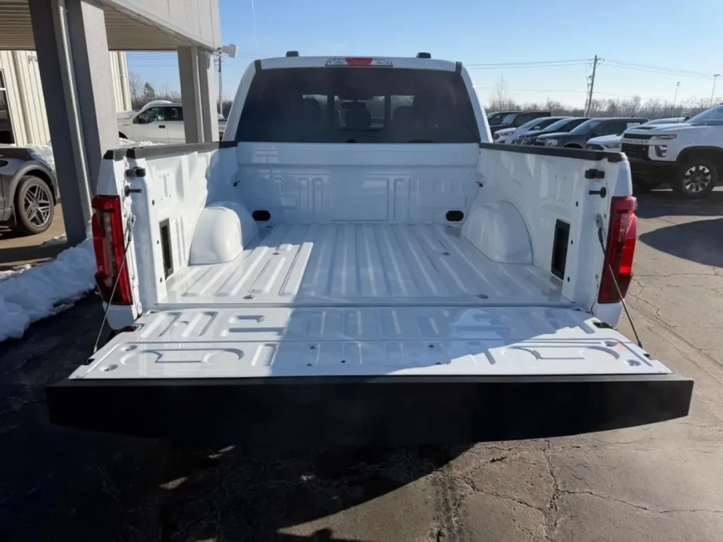 2026 /Black Cloth Ford F-150 XLT (1FTFW3L58TF) with an 5.0L engine, 6A transmission, located at 141 Commercial Dr, Fredericktown, MO, 63645, (573) 783-6432, 37.570087, -90.320648 - **Embark on Your Next Adventure with the 2026 Ford F-150 XLT at Pettus Ford Fredericktown!**<br /> <br /> Are you ready to elevate your lifestyle? Whether you're tackling your daily commute, heading out for a weekend adventure, or looking for a reliable workhorse for heavy-duty tasks, the 2026 Ford - Photo#4