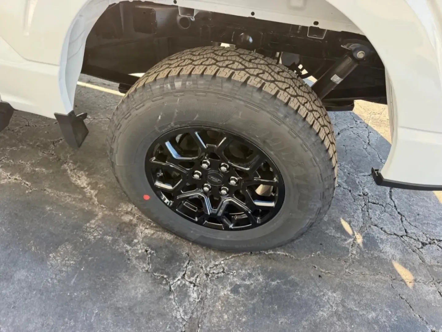 2026 /Black Cloth Ford F-150 XLT (1FTFW3L58TF) with an 5.0L engine, 6A transmission, located at 141 Commercial Dr, Fredericktown, MO, 63645, (573) 783-6432, 37.570087, -90.320648 - **Embark on Your Next Adventure with the 2026 Ford F-150 XLT at Pettus Ford Fredericktown!**<br /> <br /> Are you ready to elevate your lifestyle? Whether you're tackling your daily commute, heading out for a weekend adventure, or looking for a reliable workhorse for heavy-duty tasks, the 2026 Ford - Photo#5