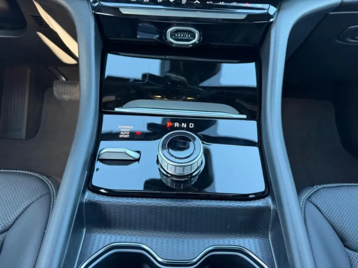 2026 /Global Black Leather Jeep Grand Cherokee Limited (1C4RJHBR0T8) with an 2.0L engine, 8A transmission, located at 970 Woodlawn Dr., Farmington, MO, 63640, (573) 431-7800, 37.825642, -90.468674 - Are you ready to elevate your adventures and enjoy the freedom of the open road? Imagine cruising through the scenic landscapes of Farmington, MO, in a vehicle that perfectly blends power, comfort, and versatility. Introducing the stunning 2026 Jeep Grand Cherokee, now available at Pettus CDJR Farmi - Photo#17