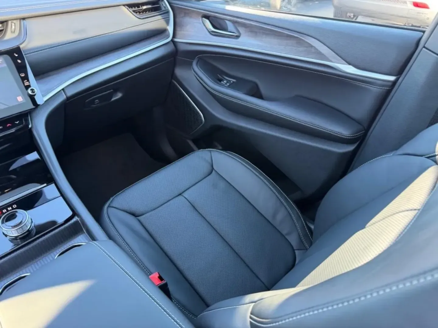 2026 /Global Black Leather Jeep Grand Cherokee Limited (1C4RJHBR0T8) with an 2.0L engine, 8A transmission, located at 970 Woodlawn Dr., Farmington, MO, 63640, (573) 431-7800, 37.825642, -90.468674 - Are you ready to elevate your adventures and enjoy the freedom of the open road? Imagine cruising through the scenic landscapes of Farmington, MO, in a vehicle that perfectly blends power, comfort, and versatility. Introducing the stunning 2026 Jeep Grand Cherokee, now available at Pettus CDJR Farmi - Photo#18