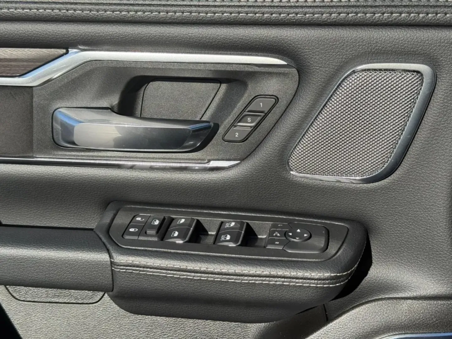 2026 /Black Cloth Ram 1500 Laramie (1C6SRFJT7TN) with an 5.7L engine, Automatic transmission, located at 970 Woodlawn Dr., Farmington, MO, 63640, (573) 431-7800, 37.825642, -90.468674 - **Experience the Ultimate Adventure with the 2026 Ram 1500 Laramie at Pettus CDJR Farmington!** <br /> <br /> Are you ready to elevate your driving experience? Whether you're a weekend warrior seeking rugged adventures or a practical buyer in need of a reliable vehicle for daily commutes, the 2026 R - Photo#17