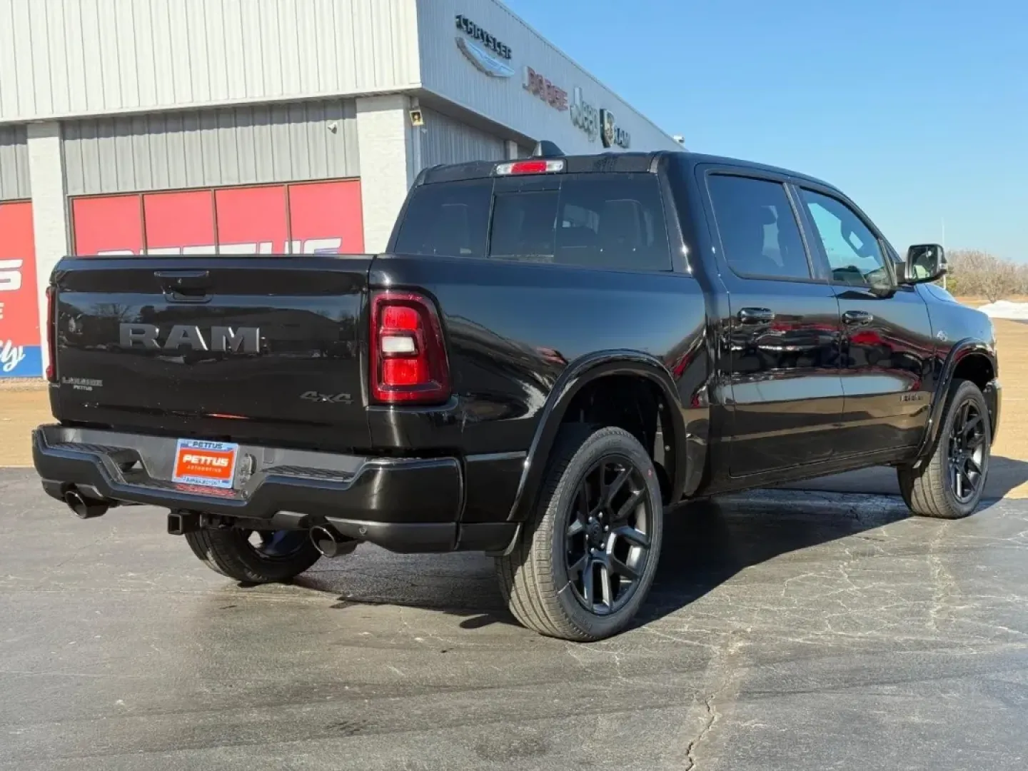 2026 /Black Cloth Ram 1500 Laramie (1C6SRFJT7TN) with an 5.7L engine, Automatic transmission, located at 970 Woodlawn Dr., Farmington, MO, 63640, (573) 431-7800, 37.825642, -90.468674 - **Experience the Ultimate Adventure with the 2026 Ram 1500 Laramie at Pettus CDJR Farmington!** <br /> <br /> Are you ready to elevate your driving experience? Whether you're a weekend warrior seeking rugged adventures or a practical buyer in need of a reliable vehicle for daily commutes, the 2026 R - Photo#2