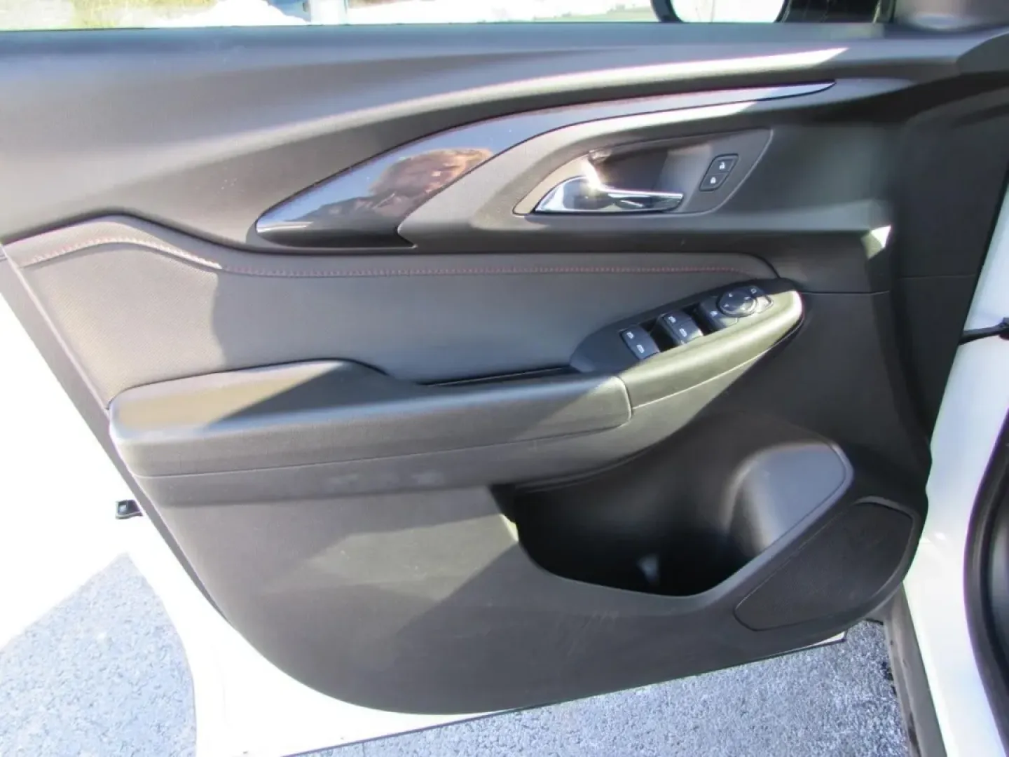 2023 /Jet Black With Red Accents Chevrolet TrailBlazer RS (KL79MTSL9PB) with an 1.3L L3 DOHC 12V engine, Automatic transmission, located at 12836 Highway 21, De Soto, MO, 63020, (636) 337-7777, 38.151867, -90.575615 - **Conquer Your Daily Adventures in the 2023 Chevrolet Trailblazer RS!**<br /> <br /> Are you searching for the perfect vehicle to complement your active lifestyle? Look no further than the 2023 Chevrolet Trailblazer RS, now available at Pettus Ford De Soto. This pre-owned SUV combines versatility wi - Photo#10