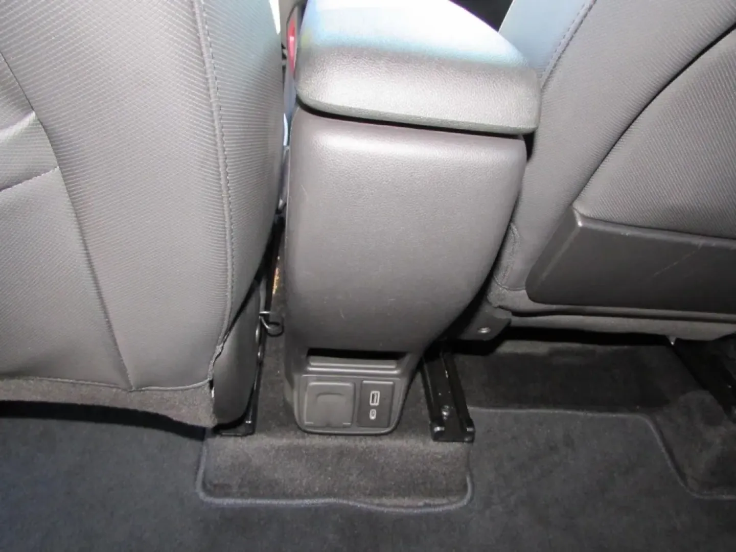 2023 /Jet Black With Red Accents Chevrolet TrailBlazer RS (KL79MTSL9PB) with an 1.3L L3 DOHC 12V engine, Automatic transmission, located at 12836 Highway 21, De Soto, MO, 63020, (636) 337-7777, 38.151867, -90.575615 - **Conquer Your Daily Adventures in the 2023 Chevrolet Trailblazer RS!**<br /> <br /> Are you searching for the perfect vehicle to complement your active lifestyle? Look no further than the 2023 Chevrolet Trailblazer RS, now available at Pettus Ford De Soto. This pre-owned SUV combines versatility wi - Photo#27