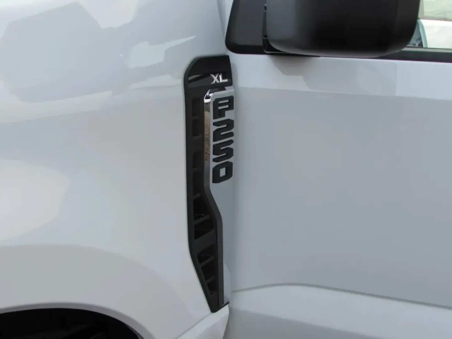 2026 /Medium Dark Slate Ford F-250SD XL (1FT7W2BA2TE) with an 6.8L 2V DEVCT NA PFI V8 Gas engine, located at 12836 Highway 21, De Soto, MO, 63020, (636) 337-7777, 38.151867, -90.575615 - **Unleash Your Adventure with the 2026 Ford Super Duty F-250 SRW A Workhorse Built for All Your Needs!**<br /> <br /> Are you ready to elevate your lifestyle with a vehicle that doesn't just transport you but transforms your adventures? The 2026 Ford Super Duty F-250 SRW is the perfect partner for - Photo#9