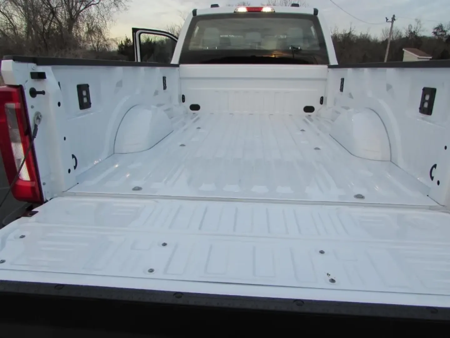 2026 /Medium Dark Slate Ford F-250SD XL (1FT7W2BA2TE) with an 6.8L 2V DEVCT NA PFI V8 Gas engine, located at 12836 Highway 21, De Soto, MO, 63020, (636) 337-7777, 38.151867, -90.575615 - **Unleash Your Adventure with the 2026 Ford Super Duty F-250 SRW A Workhorse Built for All Your Needs!**<br /> <br /> Are you ready to elevate your lifestyle with a vehicle that doesn't just transport you but transforms your adventures? The 2026 Ford Super Duty F-250 SRW is the perfect partner for - Photo#14