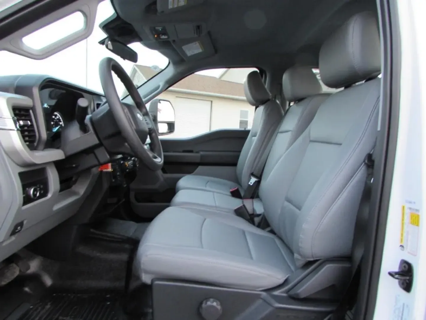 2026 /Medium Dark Slate Ford F-250SD XL (1FT7W2BA2TE) with an 6.8L 2V DEVCT NA PFI V8 Gas engine, located at 12836 Highway 21, De Soto, MO, 63020, (636) 337-7777, 38.151867, -90.575615 - **Unleash Your Adventure with the 2026 Ford Super Duty F-250 SRW A Workhorse Built for All Your Needs!**<br /> <br /> Are you ready to elevate your lifestyle with a vehicle that doesn't just transport you but transforms your adventures? The 2026 Ford Super Duty F-250 SRW is the perfect partner for - Photo#16