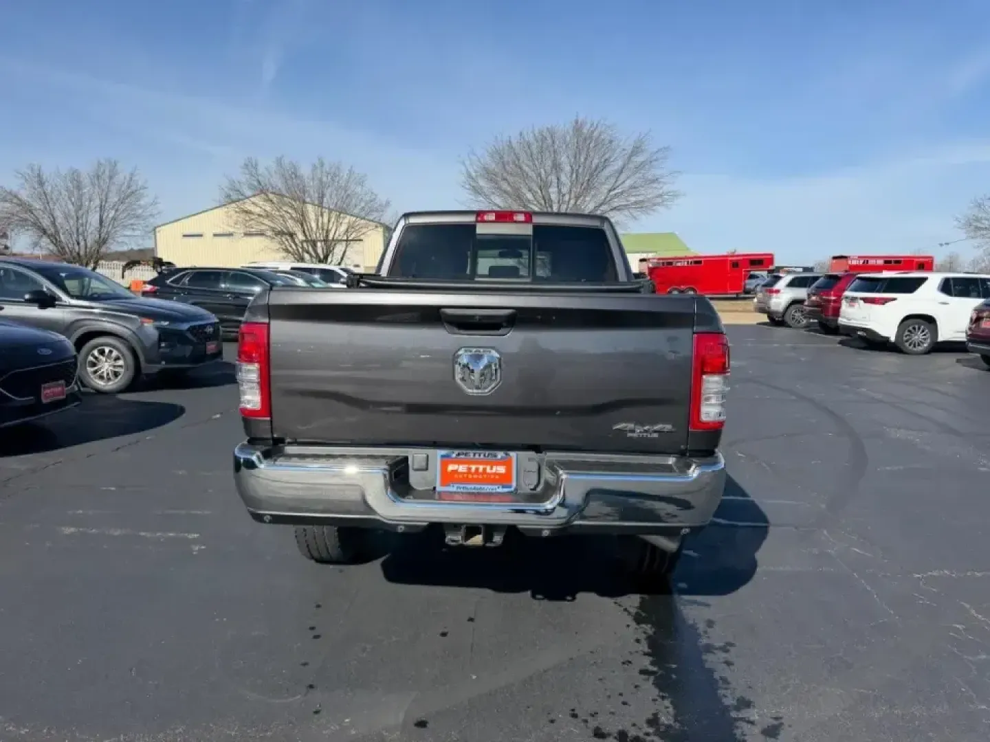 2020 /Black Cloth Ram 2500 Tradesman (3C6UR5CJ9LG) with an 6.4L Heavy Duty V8 HEMI engine, Automatic transmission, located at 970 Woodlawn Dr., Farmington, MO, 63640, (573) 431-7800, 37.825642, -90.468674 - **Discover Adventure with the 2020 Ram 2500 Tradesman at Pettus CDJR Farmington!** <br /> <br /> Are you in search of a robust yet stylish truck that can effortlessly handle your daily commute or weekend adventures? Look no further than this stunning 2020 Ram 2500 Tradesman, available now at Pettus - Photo#3