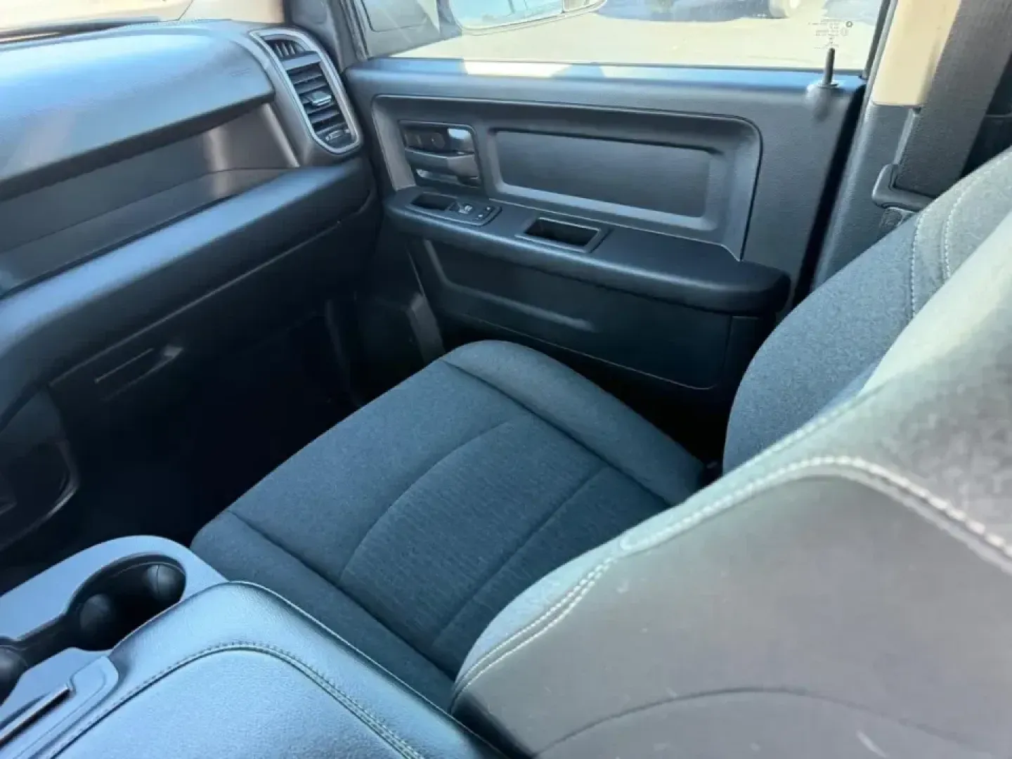 2020 /Black Cloth Ram 2500 Tradesman (3C6UR5CJ9LG) with an 6.4L Heavy Duty V8 HEMI engine, Automatic transmission, located at 970 Woodlawn Dr., Farmington, MO, 63640, (573) 431-7800, 37.825642, -90.468674 - **Discover Adventure with the 2020 Ram 2500 Tradesman at Pettus CDJR Farmington!** <br /> <br /> Are you in search of a robust yet stylish truck that can effortlessly handle your daily commute or weekend adventures? Look no further than this stunning 2020 Ram 2500 Tradesman, available now at Pettus - Photo#15