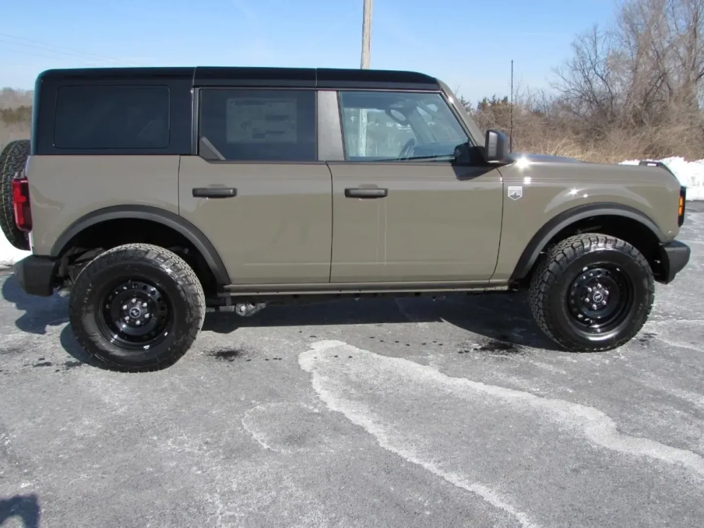 2026 /Black Onyx Ford Bronco Big Bend (1FMDE7BH1TL) with an 2.3L EcoBoost I-4 engine, 7M transmission, located at 12836 Highway 21, De Soto, MO, 63020, (636) 337-7777, 38.151867, -90.575615 - **Explore New Adventures with the 2026 Ford Bronco Big Bend at Pettus Ford De Soto!**<br /> <br /> If you're looking for a vehicle that perfectly balances adventure and everyday practicality, the 2026 Ford Bronco Big Bend is your ideal match. This SUV is designed for those who crave the thrill of we - Photo#7