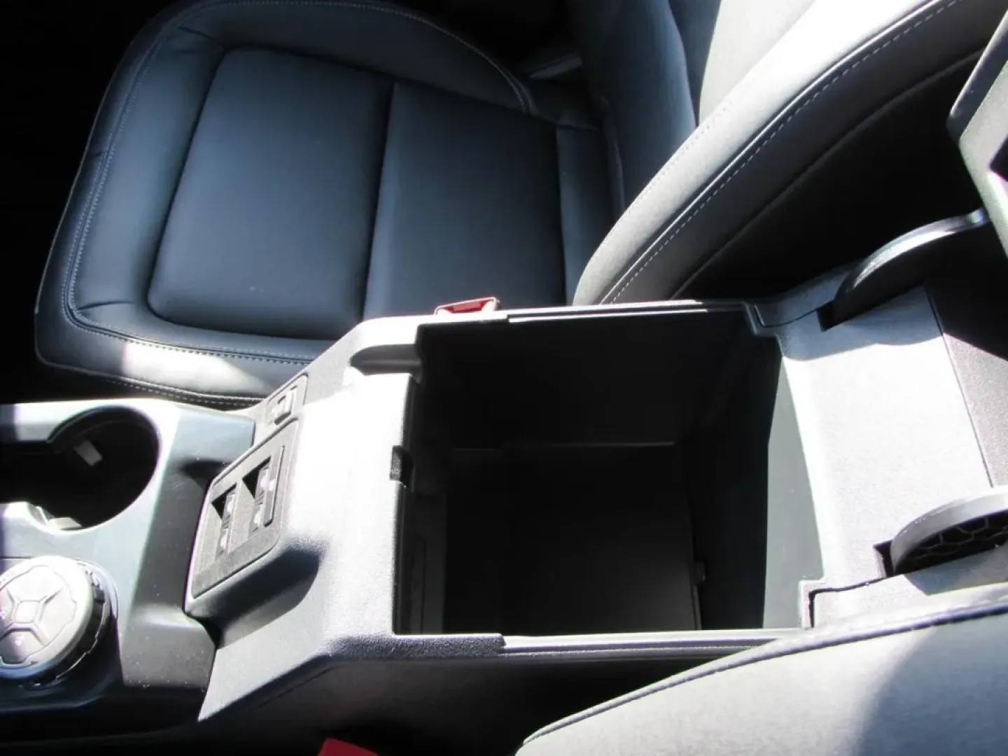 2026 /Black Onyx Ford Bronco Big Bend (1FMDE7BH1TL) with an 2.3L EcoBoost I-4 engine, 7M transmission, located at 12836 Highway 21, De Soto, MO, 63020, (636) 337-7777, 38.151867, -90.575615 - **Explore New Adventures with the 2026 Ford Bronco Big Bend at Pettus Ford De Soto!**<br /> <br /> If you're looking for a vehicle that perfectly balances adventure and everyday practicality, the 2026 Ford Bronco Big Bend is your ideal match. This SUV is designed for those who crave the thrill of we - Photo#23