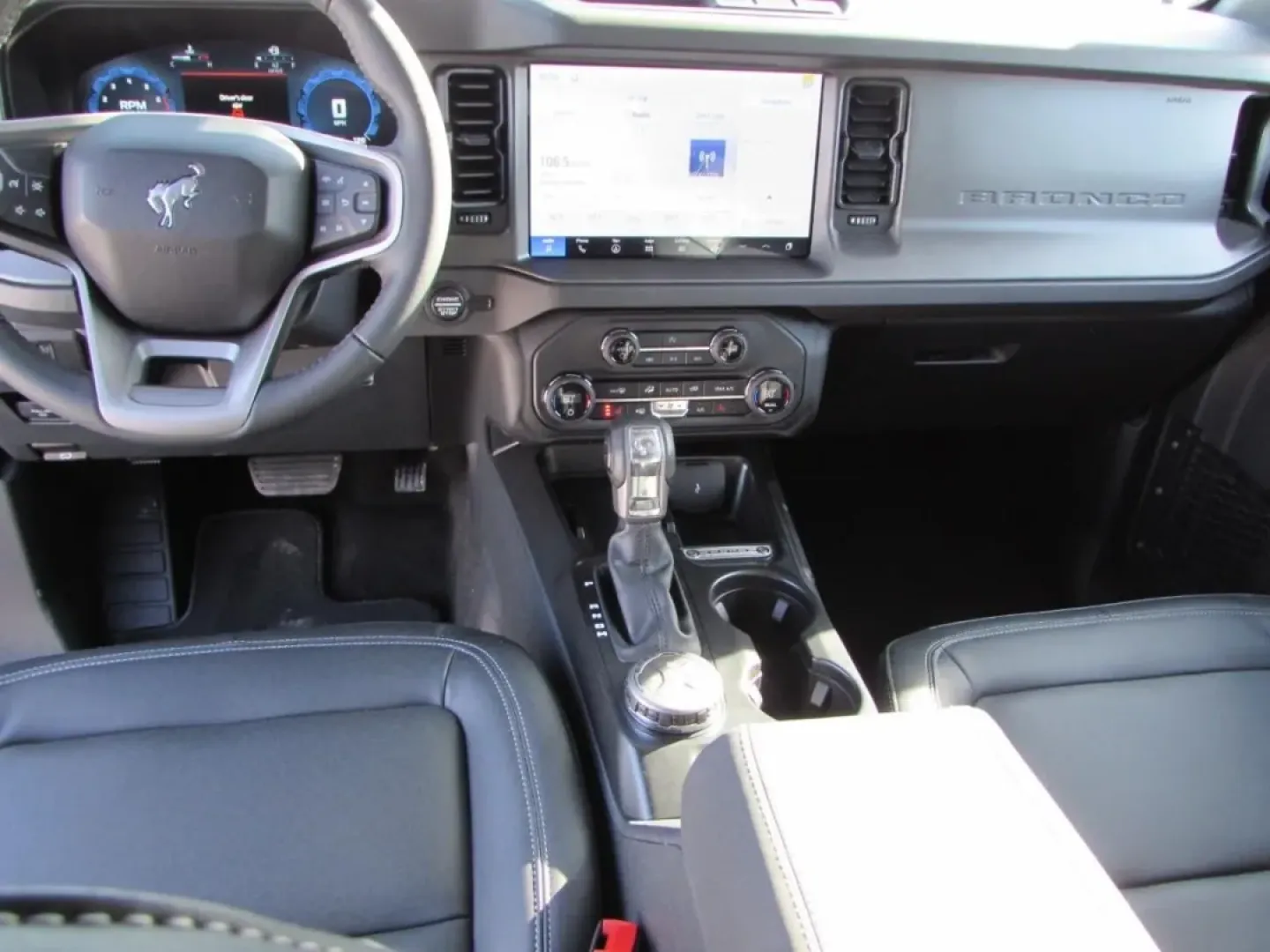 2026 /Black Onyx Ford Bronco Big Bend (1FMDE7BH1TL) with an 2.3L EcoBoost I-4 engine, 7M transmission, located at 12836 Highway 21, De Soto, MO, 63020, (636) 337-7777, 38.151867, -90.575615 - **Explore New Adventures with the 2026 Ford Bronco Big Bend at Pettus Ford De Soto!**<br /> <br /> If you're looking for a vehicle that perfectly balances adventure and everyday practicality, the 2026 Ford Bronco Big Bend is your ideal match. This SUV is designed for those who crave the thrill of we - Photo#24