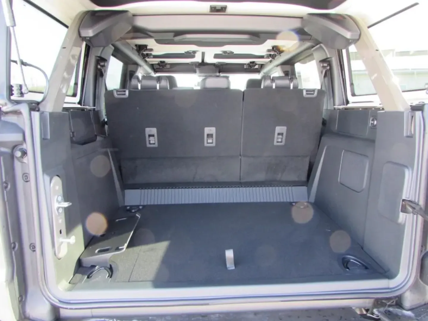 2026 /Black Onyx Ford Bronco Big Bend (1FMDE7BH1TL) with an 2.3L EcoBoost I-4 engine, 7M transmission, located at 12836 Highway 21, De Soto, MO, 63020, (636) 337-7777, 38.151867, -90.575615 - **Explore New Adventures with the 2026 Ford Bronco Big Bend at Pettus Ford De Soto!**<br /> <br /> If you're looking for a vehicle that perfectly balances adventure and everyday practicality, the 2026 Ford Bronco Big Bend is your ideal match. This SUV is designed for those who crave the thrill of we - Photo#28