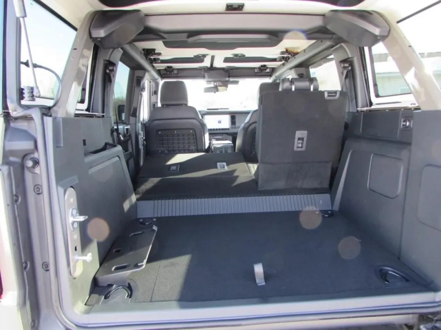 2026 /Black Onyx Ford Bronco Big Bend (1FMDE7BH1TL) with an 2.3L EcoBoost I-4 engine, 7M transmission, located at 12836 Highway 21, De Soto, MO, 63020, (636) 337-7777, 38.151867, -90.575615 - **Explore New Adventures with the 2026 Ford Bronco Big Bend at Pettus Ford De Soto!**<br /> <br /> If you're looking for a vehicle that perfectly balances adventure and everyday practicality, the 2026 Ford Bronco Big Bend is your ideal match. This SUV is designed for those who crave the thrill of we - Photo#32