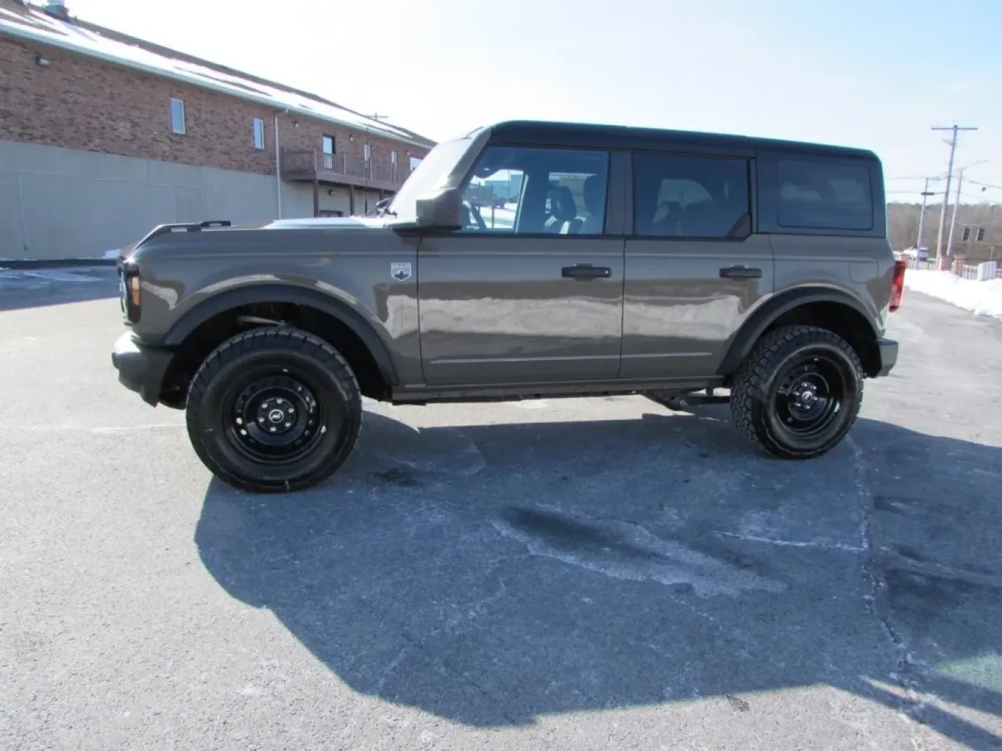 2026 /Black Onyx Ford Bronco Big Bend (1FMDE7BH1TL) with an 2.3L EcoBoost I-4 engine, 7M transmission, located at 12836 Highway 21, De Soto, MO, 63020, (636) 337-7777, 38.151867, -90.575615 - **Explore New Adventures with the 2026 Ford Bronco Big Bend at Pettus Ford De Soto!**<br /> <br /> If you're looking for a vehicle that perfectly balances adventure and everyday practicality, the 2026 Ford Bronco Big Bend is your ideal match. This SUV is designed for those who crave the thrill of we - Photo#3