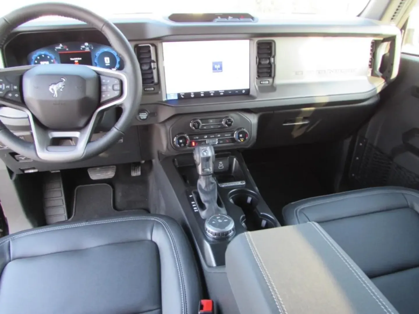 2026 /Black Onyx Ford Bronco Big Bend (1FMDE7BH7TL) with an 2.3L EcoBoost I-4 engine, 7M transmission, located at 12836 Highway 21, De Soto, MO, 63020, (636) 337-7777, 38.151867, -90.575615 - **Conquer the Great Outdoors with the 2026 Ford Bronco Big Bend!** <br /> <br /> Adventure awaits you and your family with the stunning 2026 Ford Bronco Big Bend, now available at Pettus Ford De Soto. Located at 12836 Missouri Hwy 21 in De Soto, MO, our OEM dealership is your one-stop shop for quali - Photo#22