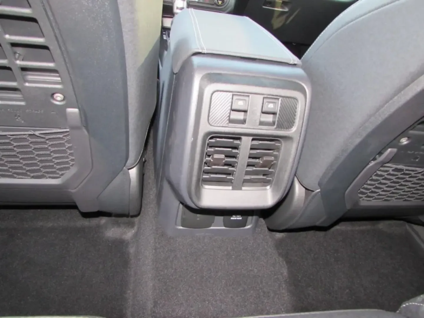 2026 /Black Onyx Ford Bronco Big Bend (1FMDE7BH7TL) with an 2.3L EcoBoost I-4 engine, 7M transmission, located at 12836 Highway 21, De Soto, MO, 63020, (636) 337-7777, 38.151867, -90.575615 - **Conquer the Great Outdoors with the 2026 Ford Bronco Big Bend!** <br /> <br /> Adventure awaits you and your family with the stunning 2026 Ford Bronco Big Bend, now available at Pettus Ford De Soto. Located at 12836 Missouri Hwy 21 in De Soto, MO, our OEM dealership is your one-stop shop for quali - Photo#25