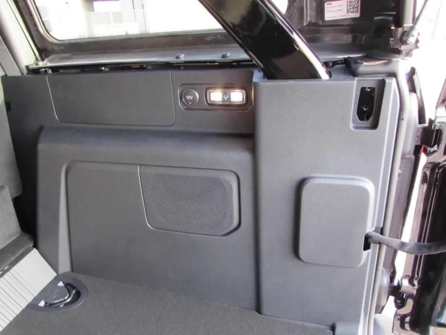 2026 /Black Onyx Ford Bronco Big Bend (1FMDE7BH7TL) with an 2.3L EcoBoost I-4 engine, 7M transmission, located at 12836 Highway 21, De Soto, MO, 63020, (636) 337-7777, 38.151867, -90.575615 - **Conquer the Great Outdoors with the 2026 Ford Bronco Big Bend!** <br /> <br /> Adventure awaits you and your family with the stunning 2026 Ford Bronco Big Bend, now available at Pettus Ford De Soto. Located at 12836 Missouri Hwy 21 in De Soto, MO, our OEM dealership is your one-stop shop for quali - Photo#29