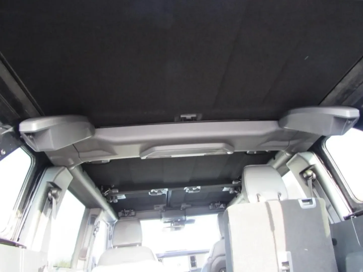 2026 /Black Onyx Ford Bronco Big Bend (1FMDE7BH7TL) with an 2.3L EcoBoost I-4 engine, 7M transmission, located at 12836 Highway 21, De Soto, MO, 63020, (636) 337-7777, 38.151867, -90.575615 - **Conquer the Great Outdoors with the 2026 Ford Bronco Big Bend!** <br /> <br /> Adventure awaits you and your family with the stunning 2026 Ford Bronco Big Bend, now available at Pettus Ford De Soto. Located at 12836 Missouri Hwy 21 in De Soto, MO, our OEM dealership is your one-stop shop for quali - Photo#31