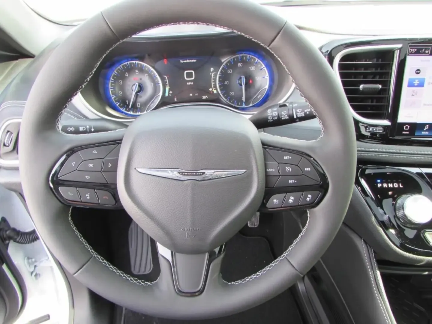 2026 /Black Chrysler Pacifica Limited (2C4RC3GG6TR) with an 3.6L V6 DOHC 24V engine, Automatic transmission, located at 12830 Highway 21, De Soto, MO, 63020, (636) 337-7777, 38.153099, -90.573624 - ### Discover the 2026 Chrysler Pacifica Limited: Your Ultimate Family Minivan<br /> <br /> Are you ready to elevate your family's travel experience? The 2026 Chrysler Pacifica Limited is here to redefine family adventures, making every road trip, school drop-off, and grocery run a breeze. With its s - Photo#15