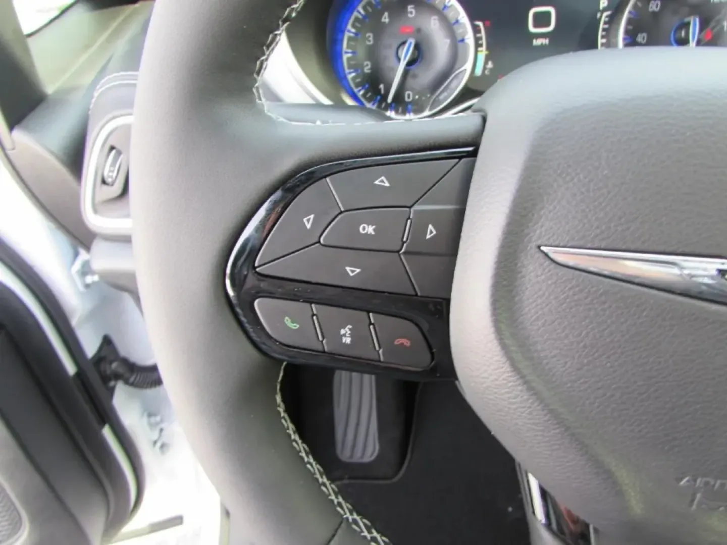 2026 /Black Chrysler Pacifica Limited (2C4RC3GG6TR) with an 3.6L V6 DOHC 24V engine, Automatic transmission, located at 12830 Highway 21, De Soto, MO, 63020, (636) 337-7777, 38.153099, -90.573624 - ### Discover the 2026 Chrysler Pacifica Limited: Your Ultimate Family Minivan<br /> <br /> Are you ready to elevate your family's travel experience? The 2026 Chrysler Pacifica Limited is here to redefine family adventures, making every road trip, school drop-off, and grocery run a breeze. With its s - Photo#16