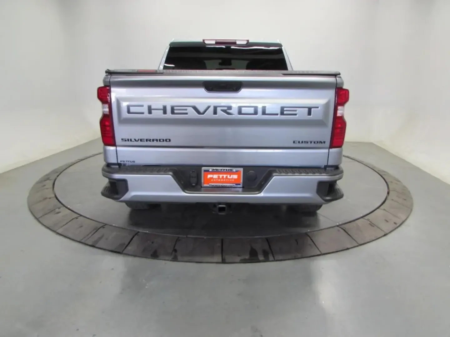 2024 /Black Chevrolet Silverado 1500 Custom (1GCPDBEK7RZ) with an 2.7L L4 DOHC 16V TURBO engine, Automatic transmission, located at 12830 Highway 21, De Soto, MO, 63020, (636) 337-7777, 38.153099, -90.573624 - **Unleash Your Adventurous Spirit with the 2024 Chevrolet Silverado 1500 at Pettus CDJR DeSoto!**<br /> <br /> Are you ready to elevate your lifestyle with a truck that can handle everything from weekend adventures to daily commutes? Look no further than this impressive 2024 Chevrolet Silverado 1500 - Photo#6