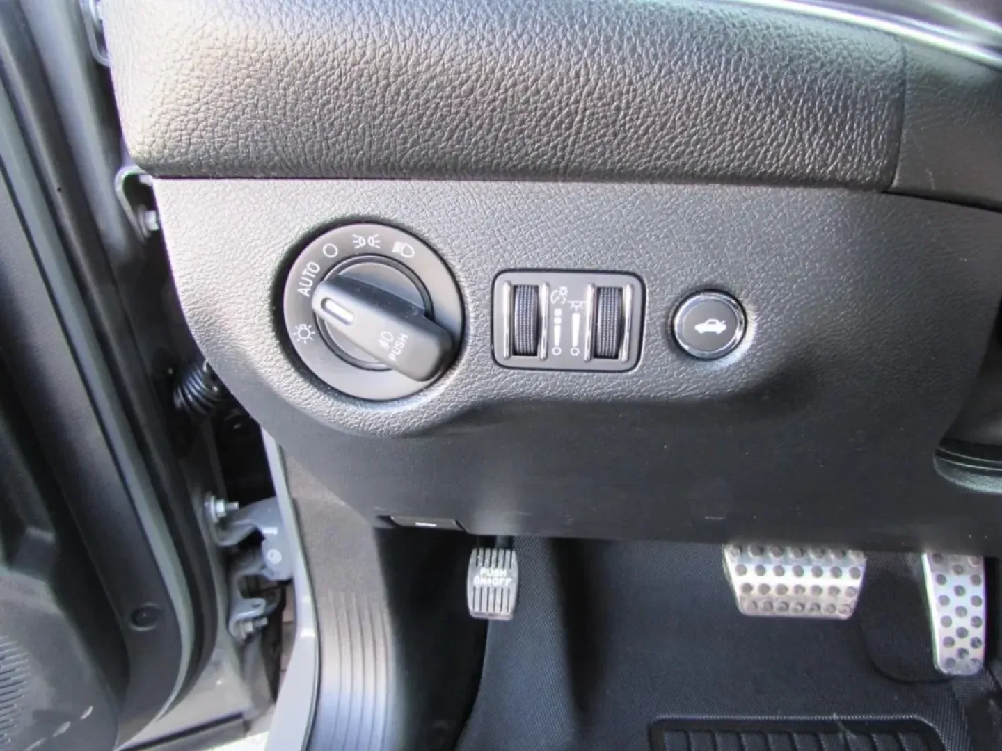 2018 /Black Dodge Challenger 392 Hemi Scat Pack Shaker (2C3CDZFJ0JH) with an 6.4L V8 OHV 16V engine, Manual/Standard transmission, located at 12830 Highway 21, De Soto, MO, 63020, (636) 337-7777, 38.153099, -90.573624 - **Unleash Your Inner Road Warrior with the 2018 Dodge Challenger at Pettus CDJR DeSoto!**<br /> <br /> Are you ready to elevate your driving experience? Whether you're cruising down scenic Highway 21 or navigating through the vibrant streets of De Soto, MO, the 2018 Dodge Challenger is your ticket t - Photo#13