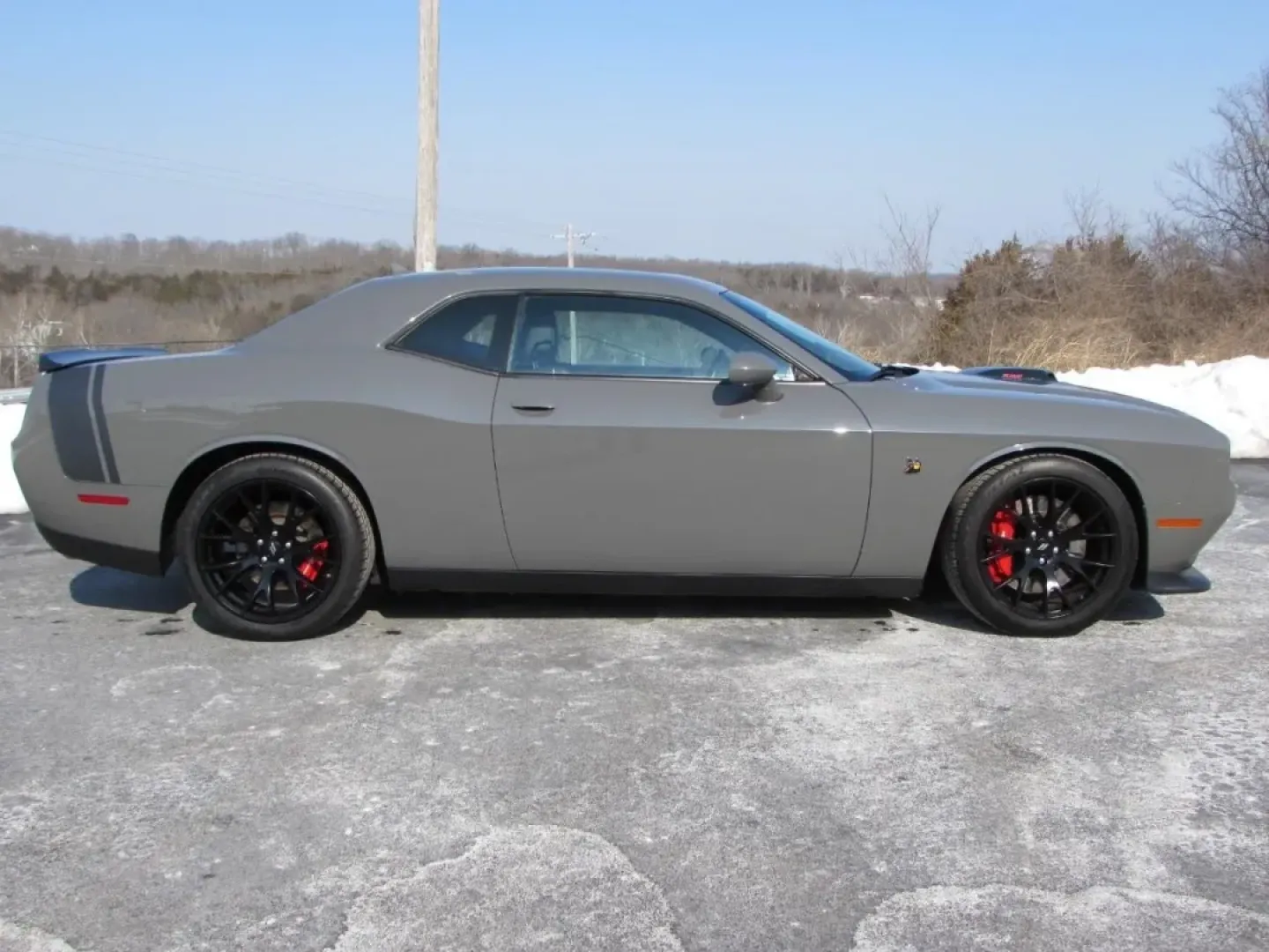 2018 /Black Dodge Challenger 392 Hemi Scat Pack Shaker (2C3CDZFJ0JH) with an 6.4L V8 OHV 16V engine, Manual/Standard transmission, located at 12830 Highway 21, De Soto, MO, 63020, (636) 337-7777, 38.153099, -90.573624 - **Unleash Your Inner Road Warrior with the 2018 Dodge Challenger at Pettus CDJR DeSoto!**<br /> <br /> Are you ready to elevate your driving experience? Whether you're cruising down scenic Highway 21 or navigating through the vibrant streets of De Soto, MO, the 2018 Dodge Challenger is your ticket t - Photo#7