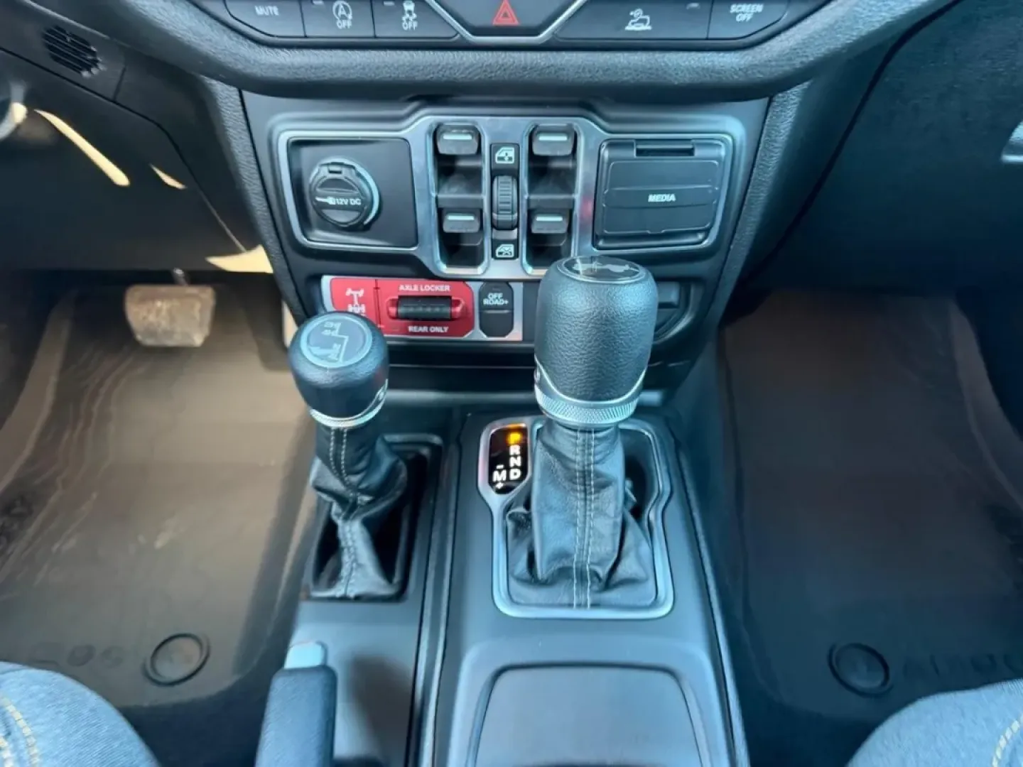 2026 /Black Cloth Jeep Wrangler Willys (1C4PJXDN8TW) with an 2.0L engine, 6M transmission, located at 970 Woodlawn Dr., Farmington, MO, 63640, (573) 431-7800, 37.825642, -90.468674 - **Adventure Awaits with the 2026 Jeep Wrangler Willys at Pettus CDJR Farmington!**<br /> <br /> Are you ready to embrace the great outdoors and explore new horizons? The 2026 Jeep Wrangler Willys is the ultimate companion for those who crave adventure and seek to create lasting memories. With its ru - Photo#15