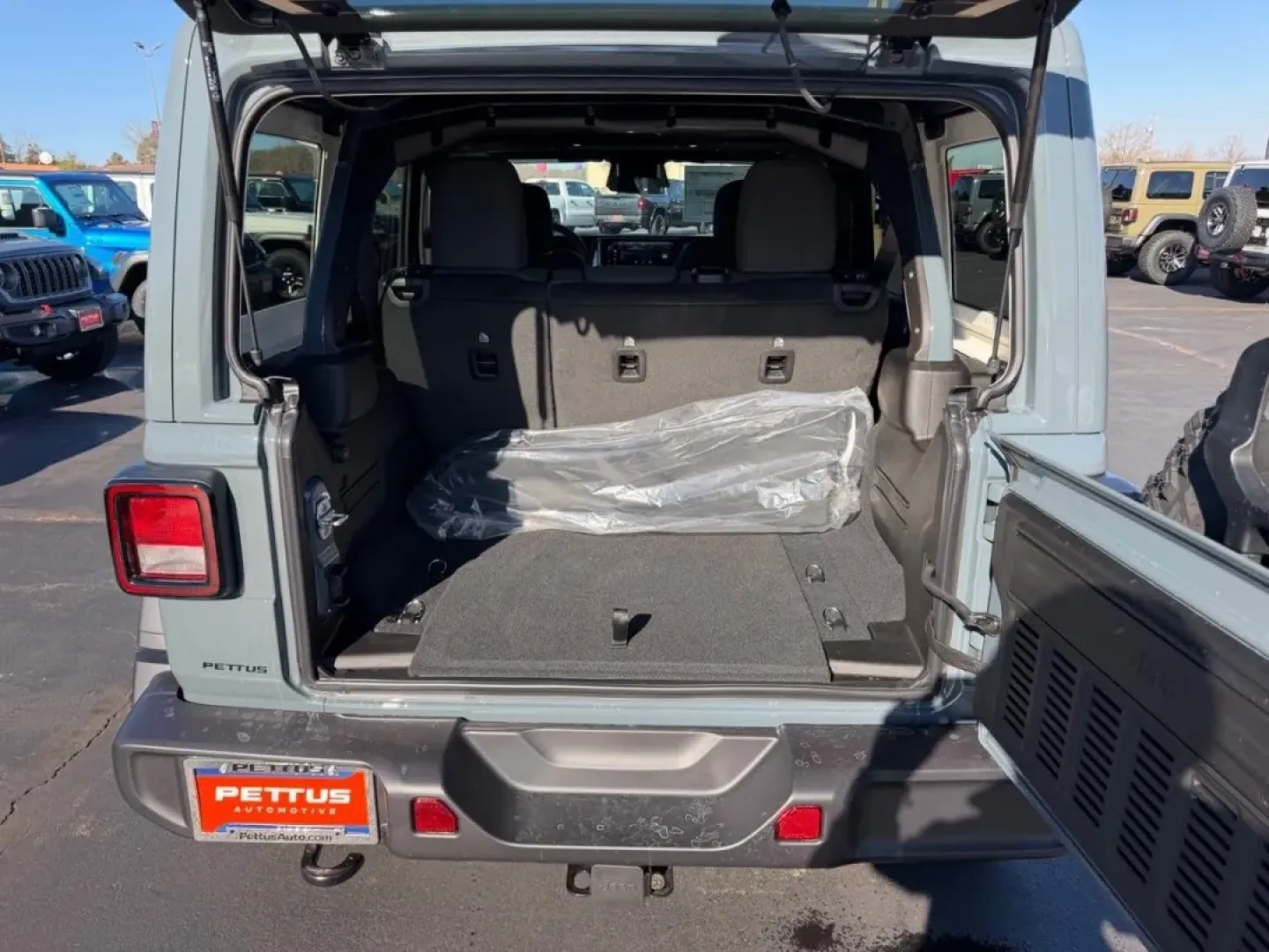 2026 /Black Cloth Jeep Wrangler Willys (1C4PJXDN8TW) with an 2.0L engine, 6M transmission, located at 970 Woodlawn Dr., Farmington, MO, 63640, (573) 431-7800, 37.825642, -90.468674 - **Adventure Awaits with the 2026 Jeep Wrangler Willys at Pettus CDJR Farmington!**<br /> <br /> Are you ready to embrace the great outdoors and explore new horizons? The 2026 Jeep Wrangler Willys is the ultimate companion for those who crave adventure and seek to create lasting memories. With its ru - Photo#4