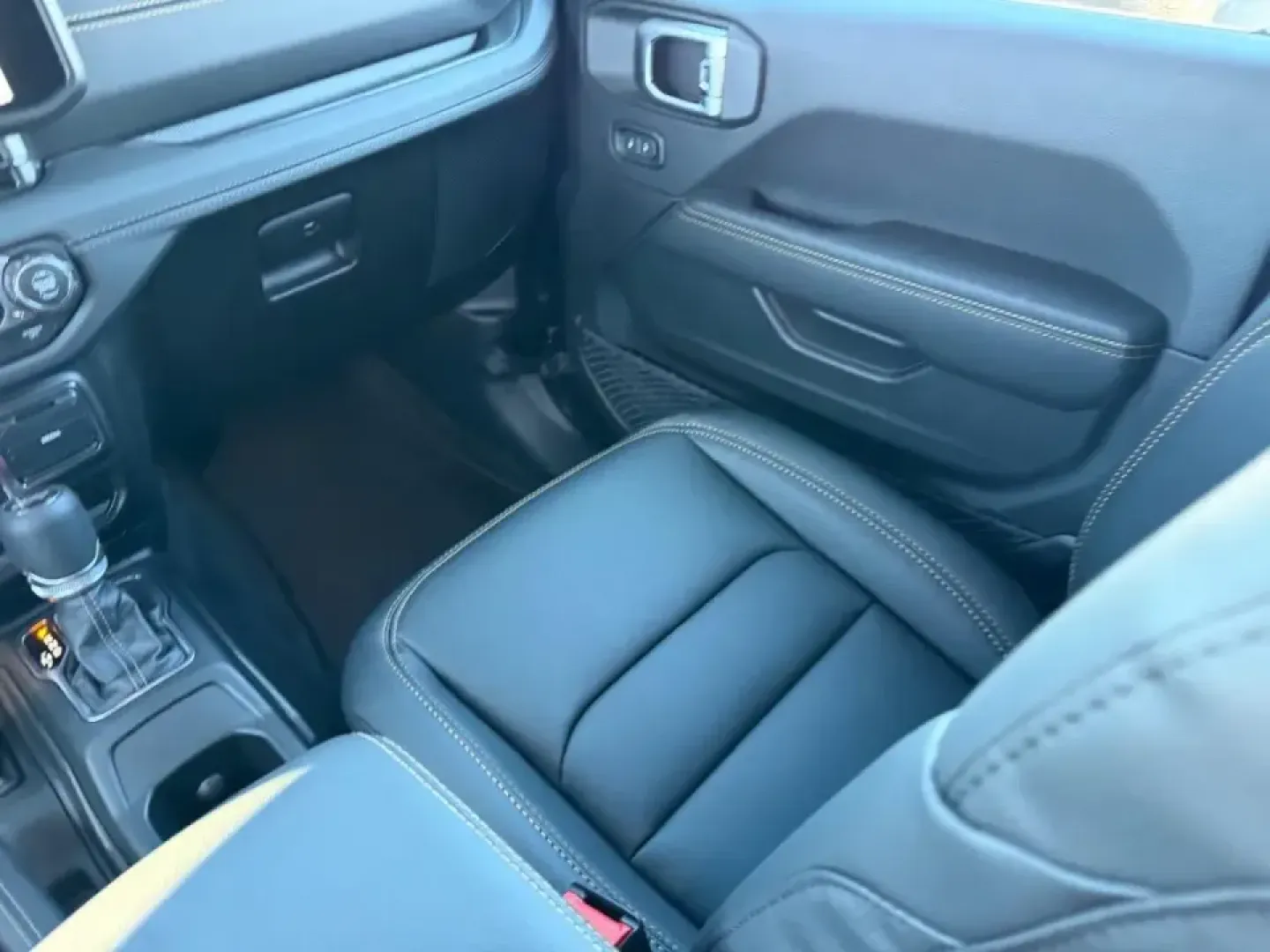 2026 /Black Leather Jeep Wrangler Sahara (1C4PJXEN1TW) with an 2.0L engine, 6M transmission, located at 970 Woodlawn Dr., Farmington, MO, 63640, (573) 431-7800, 37.825642, -90.468674 - **Adventure Awaits with the 2026 Jeep Wrangler Sahara Your Perfect Companion for Weekend Getaways!**<br /> <br /> Are you ready to elevate your outdoor adventures or simply enjoy a versatile, stylish vehicle for your everyday commute? Look no further than the 2026 Jeep Wrangler Sahara, now availabl - Photo#16