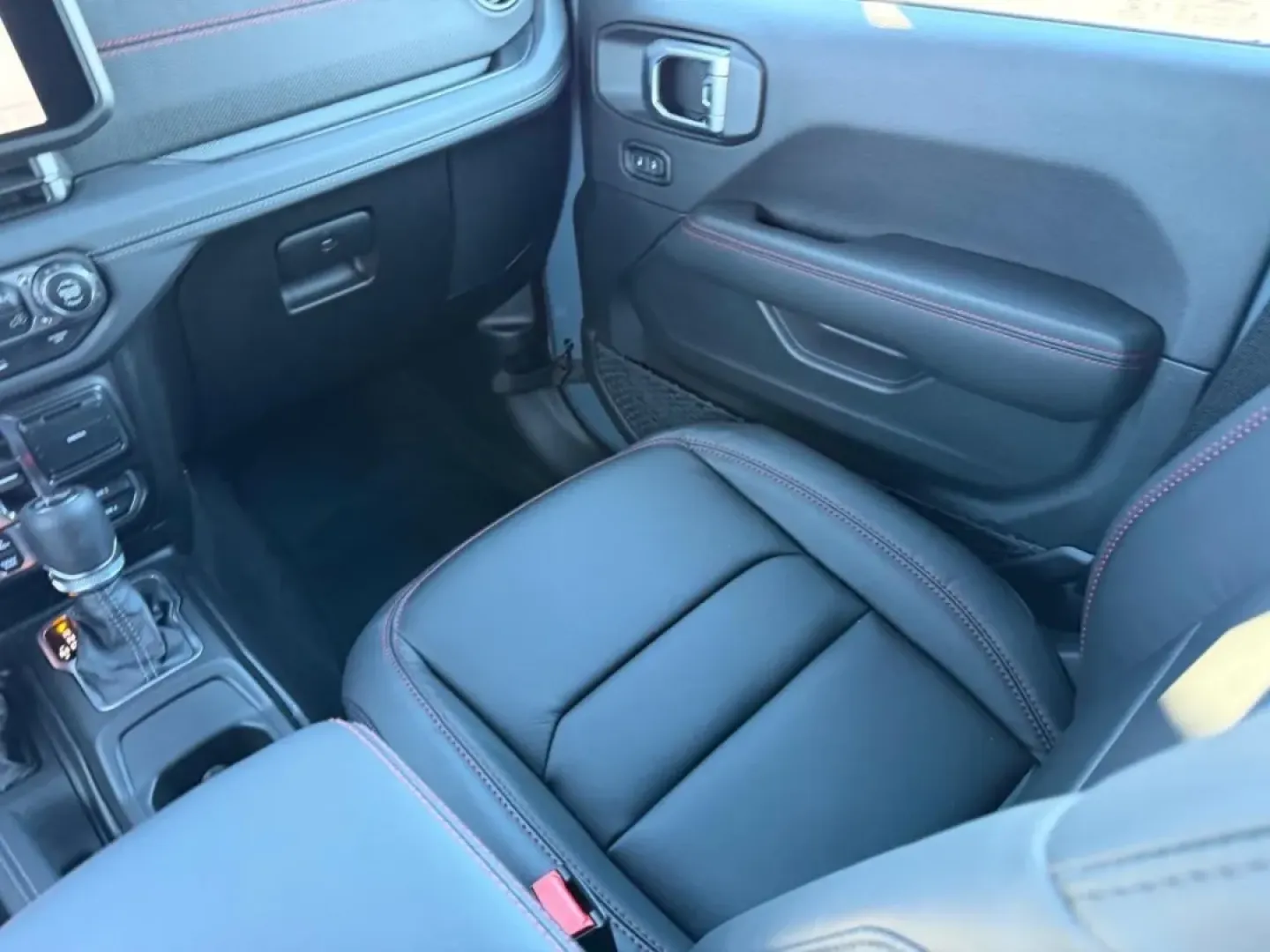 2026 /Black Leather Jeep Wrangler Rubicon (1C4PJXFG2TW) with an 3.6L V6 engine, 6M transmission, located at 970 Woodlawn Dr., Farmington, MO, 63640, (573) 431-7800, 37.825642, -90.468674 - **Unleash Your Adventurous Spirit with the 2026 Jeep Wrangler Rubicon!** <br /> <br /> Are you ready to embark on your next great adventure? Whether you're exploring the rugged backroads of the Ozarks or navigating through the bustling streets of Farmington, the 2026 Jeep Wrangler Rubicon is your tr - Photo#16