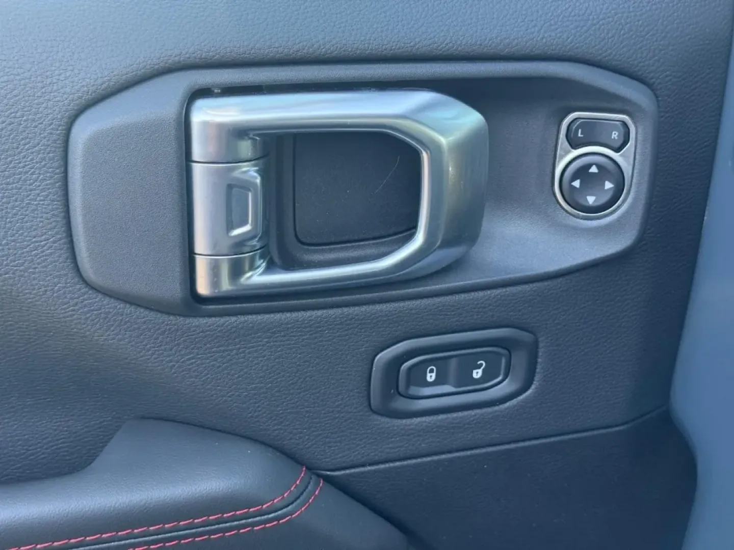 2026 /Black Leather Jeep Wrangler Rubicon X (1C4RJXFG8TW) with an 3.6L V6 engine, Automatic transmission, located at 970 Woodlawn Dr., Farmington, MO, 63640, (573) 431-7800, 37.825642, -90.468674 - Are you ready to elevate your outdoor adventures or daily commute? The 2026 Jeep Wrangler Rubicon X is the perfect companion for those who crave both rugged terrain and city streets. With its iconic design and unbeatable versatility, this SUV is ideal for weekend warriors, off-road enthusiasts, or a - Photo#18