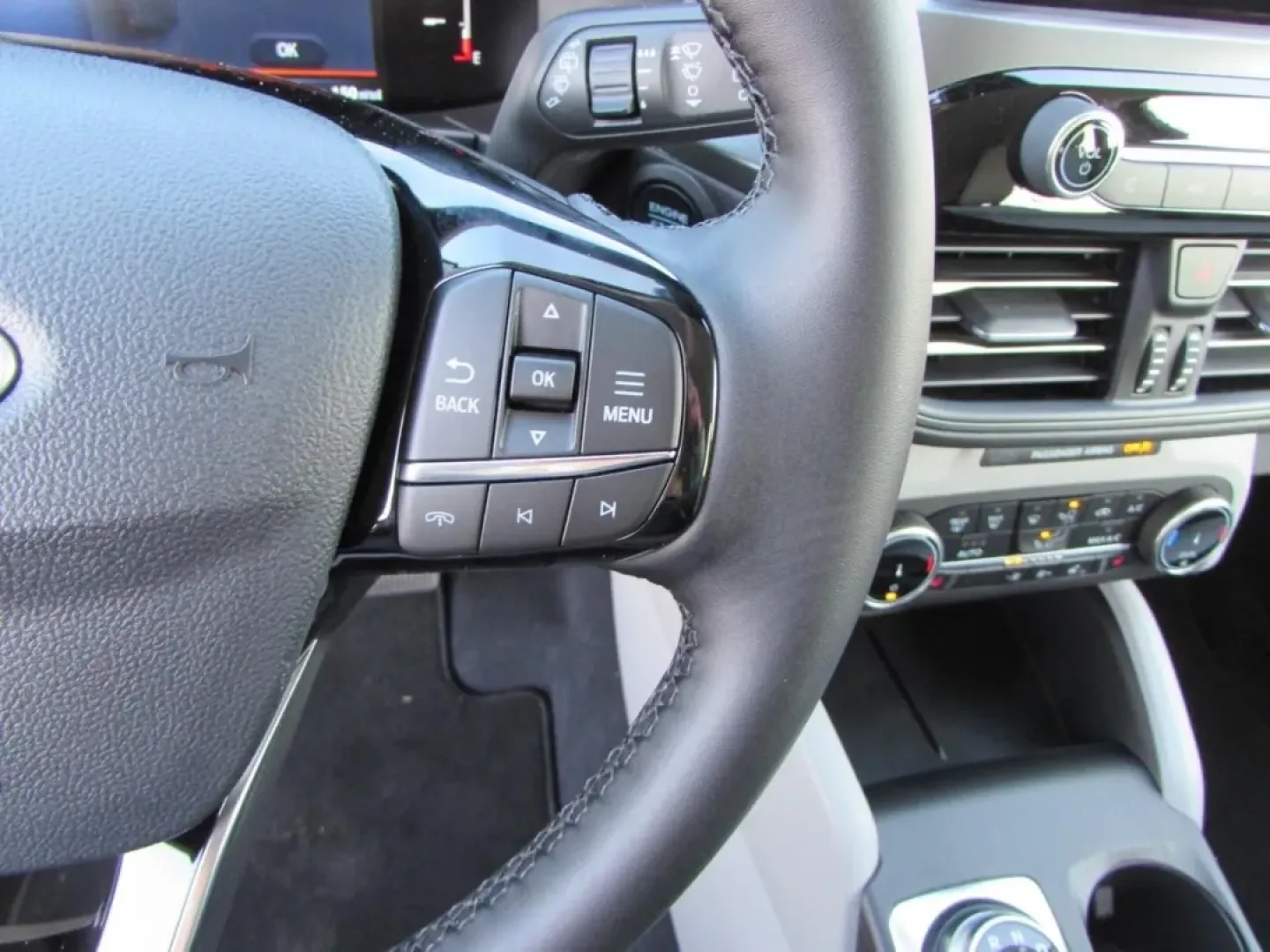 2026 /Gray Ford Escape Active (1FMCU0GN5TU) with an 1.5L engine, 8A transmission, located at 12836 Highway 21, De Soto, MO, 63020, (636) 337-7777, 38.151867, -90.575615 - **Discover Your Next Adventure with the 2026 Ford Escape!**<br /> <br /> Are you ready to elevate your driving experience? Whether you're embarking on weekend getaways, navigating daily commutes, or accommodating your growing family, the 2026 Ford Escape is designed to meet all your needs with style - Photo#15