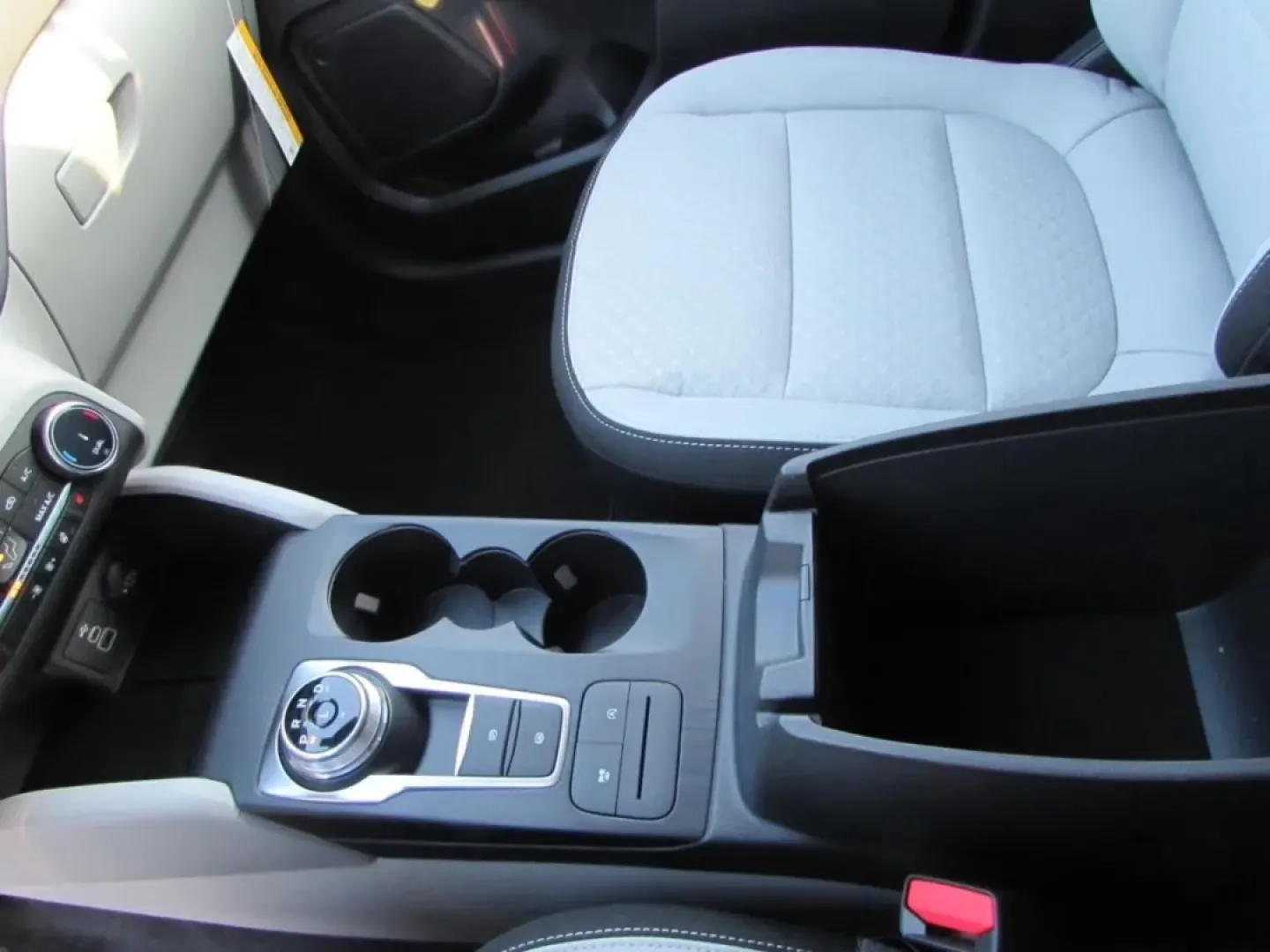 2026 /Gray Ford Escape Active (1FMCU0GN5TU) with an 1.5L engine, 8A transmission, located at 12836 Highway 21, De Soto, MO, 63020, (636) 337-7777, 38.151867, -90.575615 - **Discover Your Next Adventure with the 2026 Ford Escape!**<br /> <br /> Are you ready to elevate your driving experience? Whether you're embarking on weekend getaways, navigating daily commutes, or accommodating your growing family, the 2026 Ford Escape is designed to meet all your needs with style - Photo#20