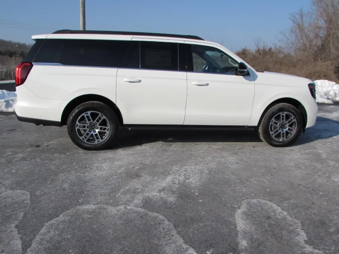 2026 /Ultra Dark Space Gray Ford Expedition Max Active (1FMJK1J85TE) with an 3.5L EcoBoost V6 engine, Automatic transmission, located at 12836 Highway 21, De Soto, MO, 63020, (636) 337-7777, 38.151867, -90.575615 - **Elevate Your Adventures with the 2026 Ford Expedition Max Perfect for Families and Explorers Alike!**<br /> <br /> Are you in search of the ultimate vehicle for family road trips, weekend getaways, or simply navigating your daily commute? Look no further than the stunning 2026 Ford Expedition Max - Photo#7