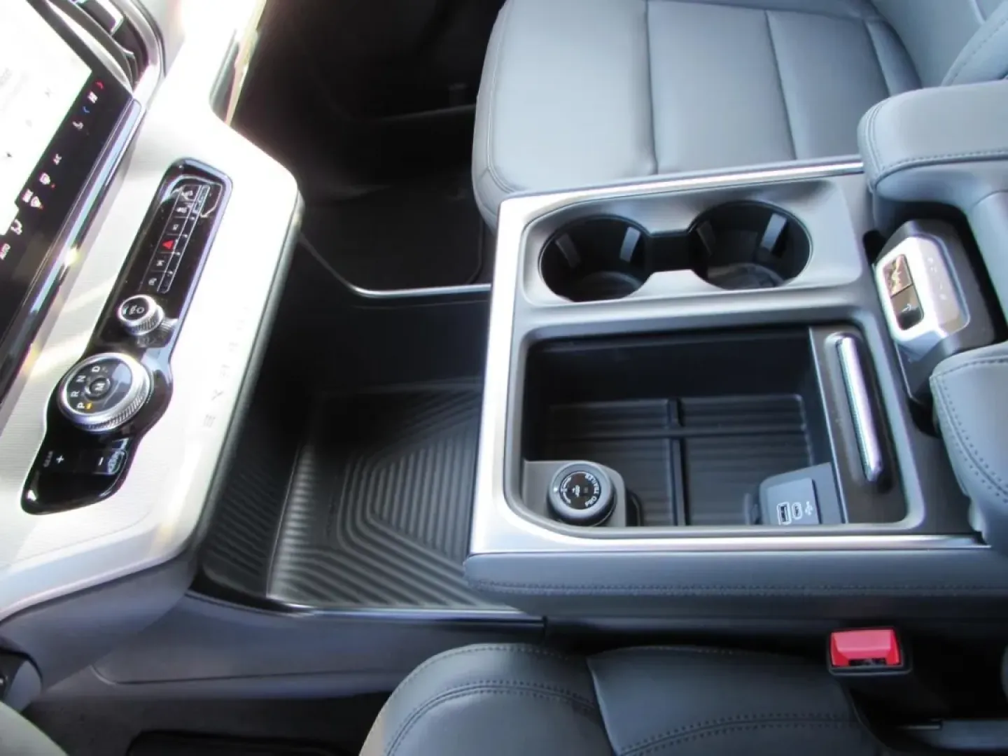 2026 /Ultra Dark Space Gray Ford Expedition Max Active (1FMJK1J85TE) with an 3.5L EcoBoost V6 engine, Automatic transmission, located at 12836 Highway 21, De Soto, MO, 63020, (636) 337-7777, 38.151867, -90.575615 - **Elevate Your Adventures with the 2026 Ford Expedition Max Perfect for Families and Explorers Alike!**<br /> <br /> Are you in search of the ultimate vehicle for family road trips, weekend getaways, or simply navigating your daily commute? Look no further than the stunning 2026 Ford Expedition Max - Photo#22