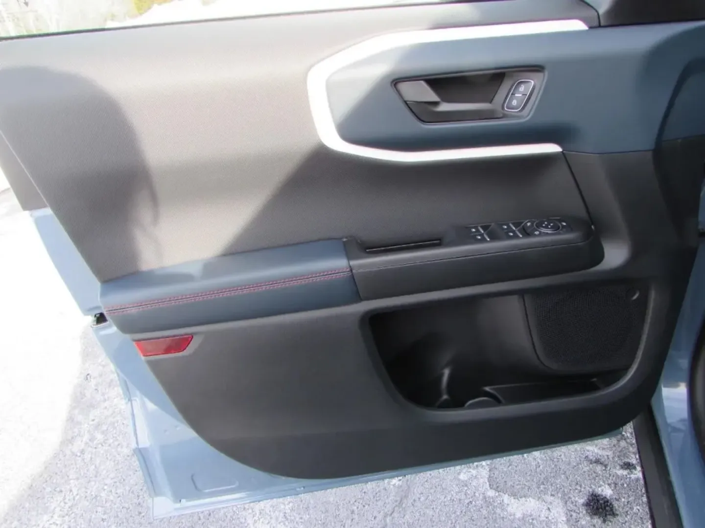 2026 /Navy Pier Ford Bronco Sport Heritage (3FMCR9GN1TR) with an 1.5L EcoBoost engine, Automatic transmission, located at 12836 Highway 21, De Soto, MO, 63020, (636) 337-7777, 38.151867, -90.575615 - Are you ready to elevate your outdoor adventures and daily commute with a vehicle that effortlessly combines rugged capability with modern comfort? Look no further than the stunning 2026 Ford Bronco Sport Heritage now available at Pettus Ford De Soto. Perfect for those who crave weekend escapades or - Photo#10