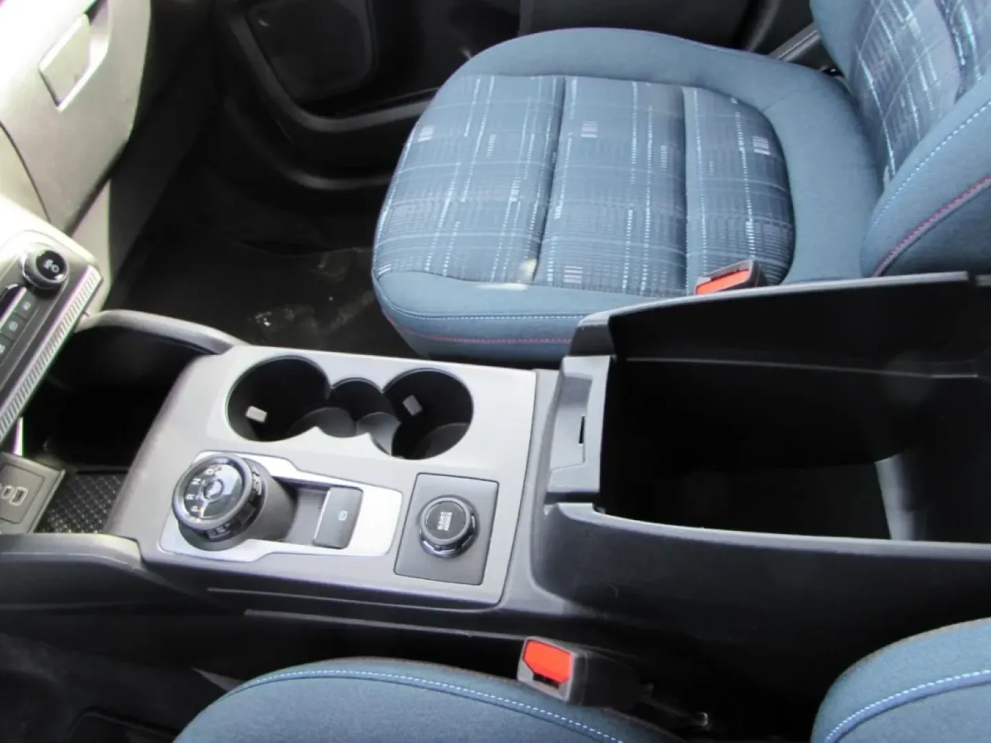 2026 /Navy Pier Ford Bronco Sport Heritage (3FMCR9GN1TR) with an 1.5L EcoBoost engine, Automatic transmission, located at 12836 Highway 21, De Soto, MO, 63020, (636) 337-7777, 38.151867, -90.575615 - Are you ready to elevate your outdoor adventures and daily commute with a vehicle that effortlessly combines rugged capability with modern comfort? Look no further than the stunning 2026 Ford Bronco Sport Heritage now available at Pettus Ford De Soto. Perfect for those who crave weekend escapades or - Photo#21