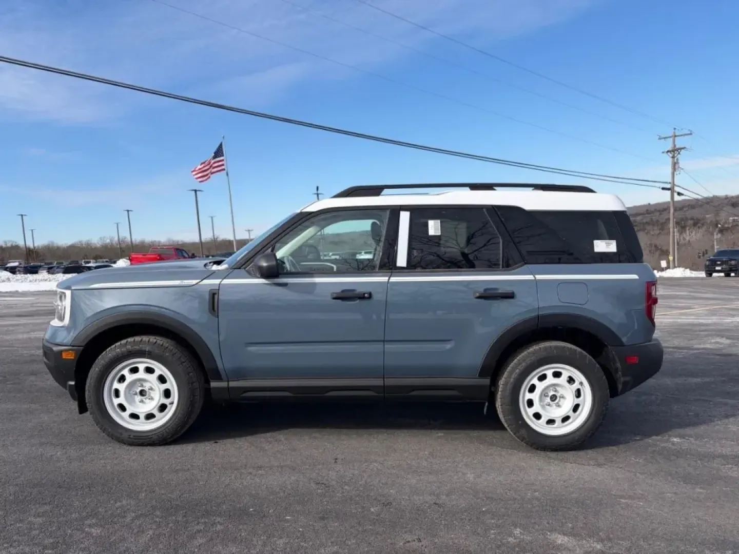 2026 /Navy Pier Ford Bronco Sport Heritage (3FMCR9GN1TR) with an 1.5L EcoBoost engine, Automatic transmission, located at 12836 Highway 21, De Soto, MO, 63020, (636) 337-7777, 38.151867, -90.575615 - Are you ready to elevate your outdoor adventures and daily commute with a vehicle that effortlessly combines rugged capability with modern comfort? Look no further than the stunning 2026 Ford Bronco Sport Heritage now available at Pettus Ford De Soto. Perfect for those who crave weekend escapades or - Photo#30