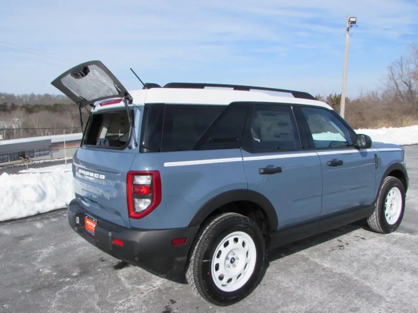 2026 /Navy Pier Ford Bronco Sport Heritage (3FMCR9GN1TR) with an 1.5L EcoBoost engine, Automatic transmission, located at 12836 Highway 21, De Soto, MO, 63020, (636) 337-7777, 38.151867, -90.575615 - Are you ready to elevate your outdoor adventures and daily commute with a vehicle that effortlessly combines rugged capability with modern comfort? Look no further than the stunning 2026 Ford Bronco Sport Heritage now available at Pettus Ford De Soto. Perfect for those who crave weekend escapades or - Photo#31