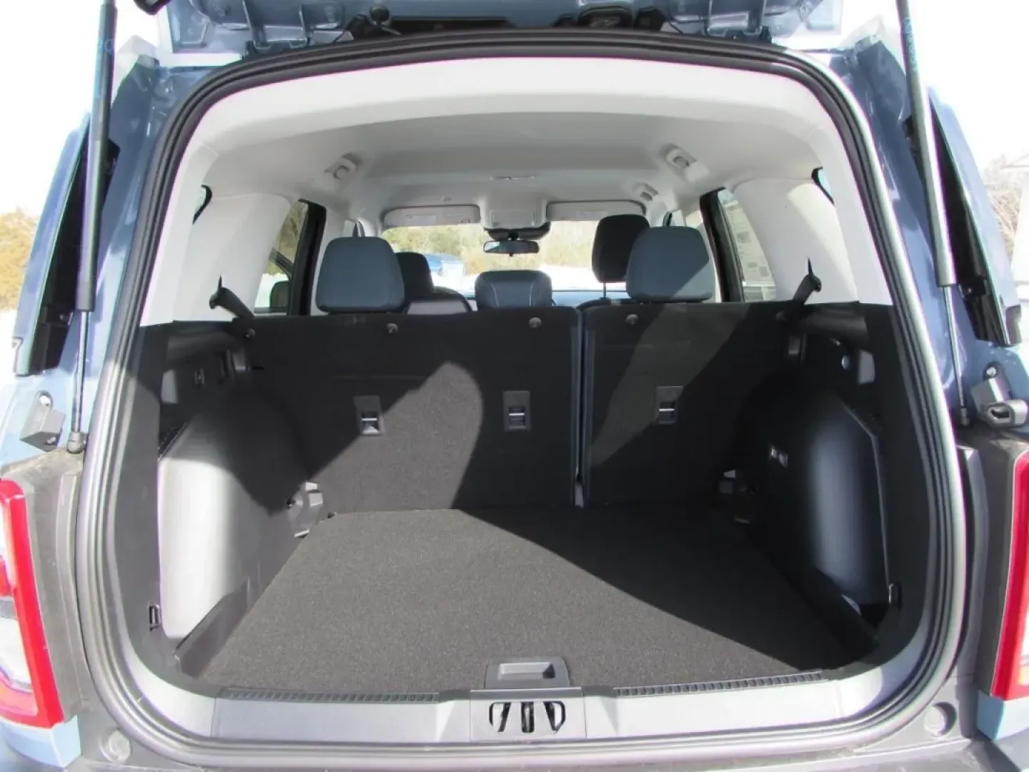 2026 /Navy Pier Ford Bronco Sport Heritage (3FMCR9GN1TR) with an 1.5L EcoBoost engine, Automatic transmission, located at 12836 Highway 21, De Soto, MO, 63020, (636) 337-7777, 38.151867, -90.575615 - Are you ready to elevate your outdoor adventures and daily commute with a vehicle that effortlessly combines rugged capability with modern comfort? Look no further than the stunning 2026 Ford Bronco Sport Heritage now available at Pettus Ford De Soto. Perfect for those who crave weekend escapades or - Photo#32