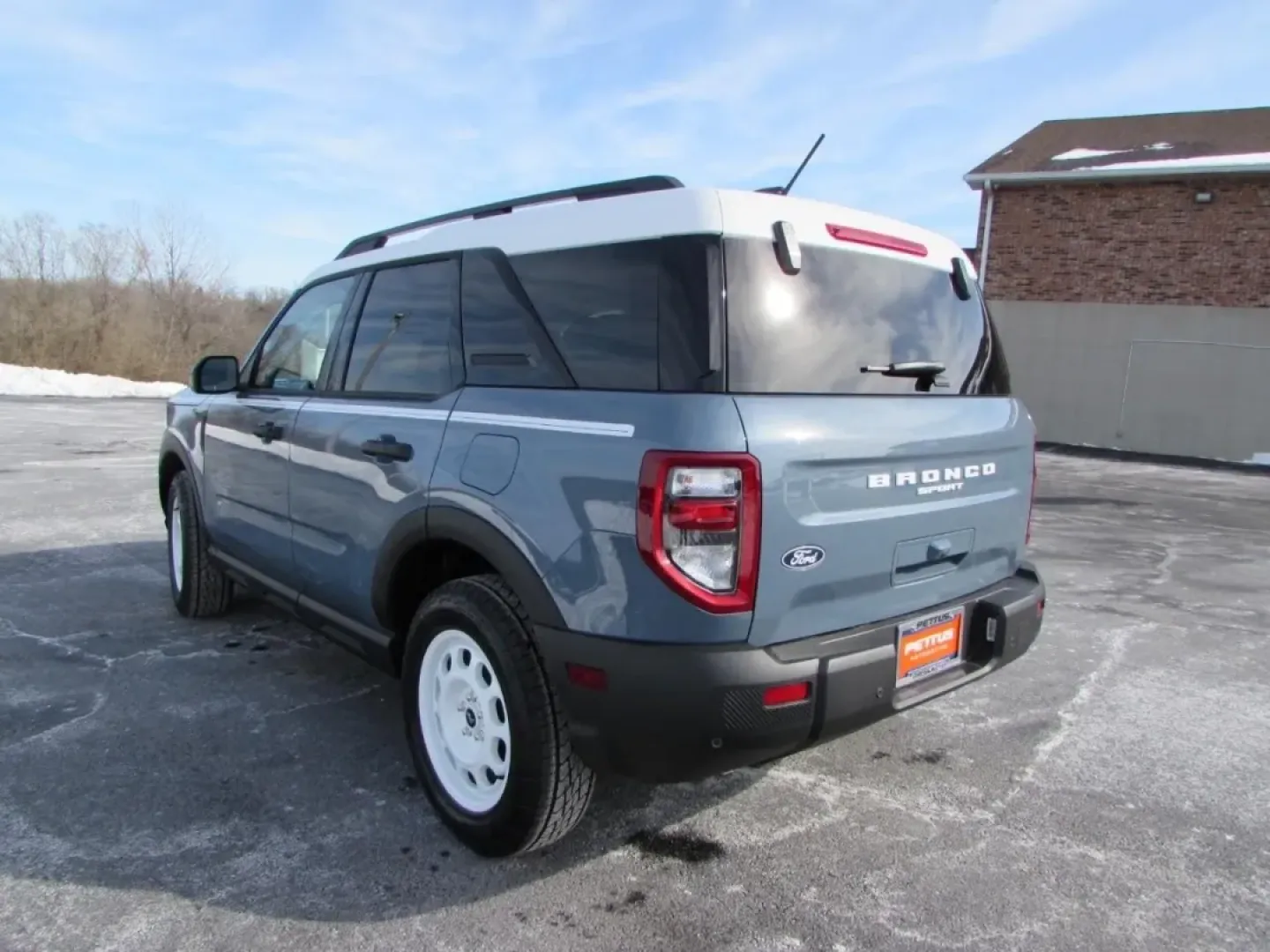 2026 /Navy Pier Ford Bronco Sport Heritage (3FMCR9GN1TR) with an 1.5L EcoBoost engine, Automatic transmission, located at 12836 Highway 21, De Soto, MO, 63020, (636) 337-7777, 38.151867, -90.575615 - Are you ready to elevate your outdoor adventures and daily commute with a vehicle that effortlessly combines rugged capability with modern comfort? Look no further than the stunning 2026 Ford Bronco Sport Heritage now available at Pettus Ford De Soto. Perfect for those who crave weekend escapades or - Photo#4