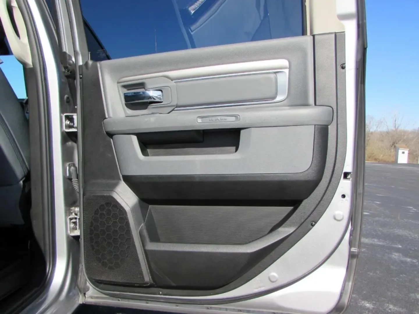 2019 /Black Ram 1500 SLT (1C6RR6TTXKS) with an 5.7L V8 OHV 16V engine, 8A transmission, located at 12830 Highway 21, De Soto, MO, 63020, (636) 337-7777, 38.153099, -90.573624 - Elevate your lifestyle with the perfect blend of power, style, and functionality that comes with the 2019 Ram 1500-a truck designed for those who demand more from their vehicle. Whether you're a weekend warrior heading off for an adventure, a busy professional navigating long commutes, or a growing - Photo#19