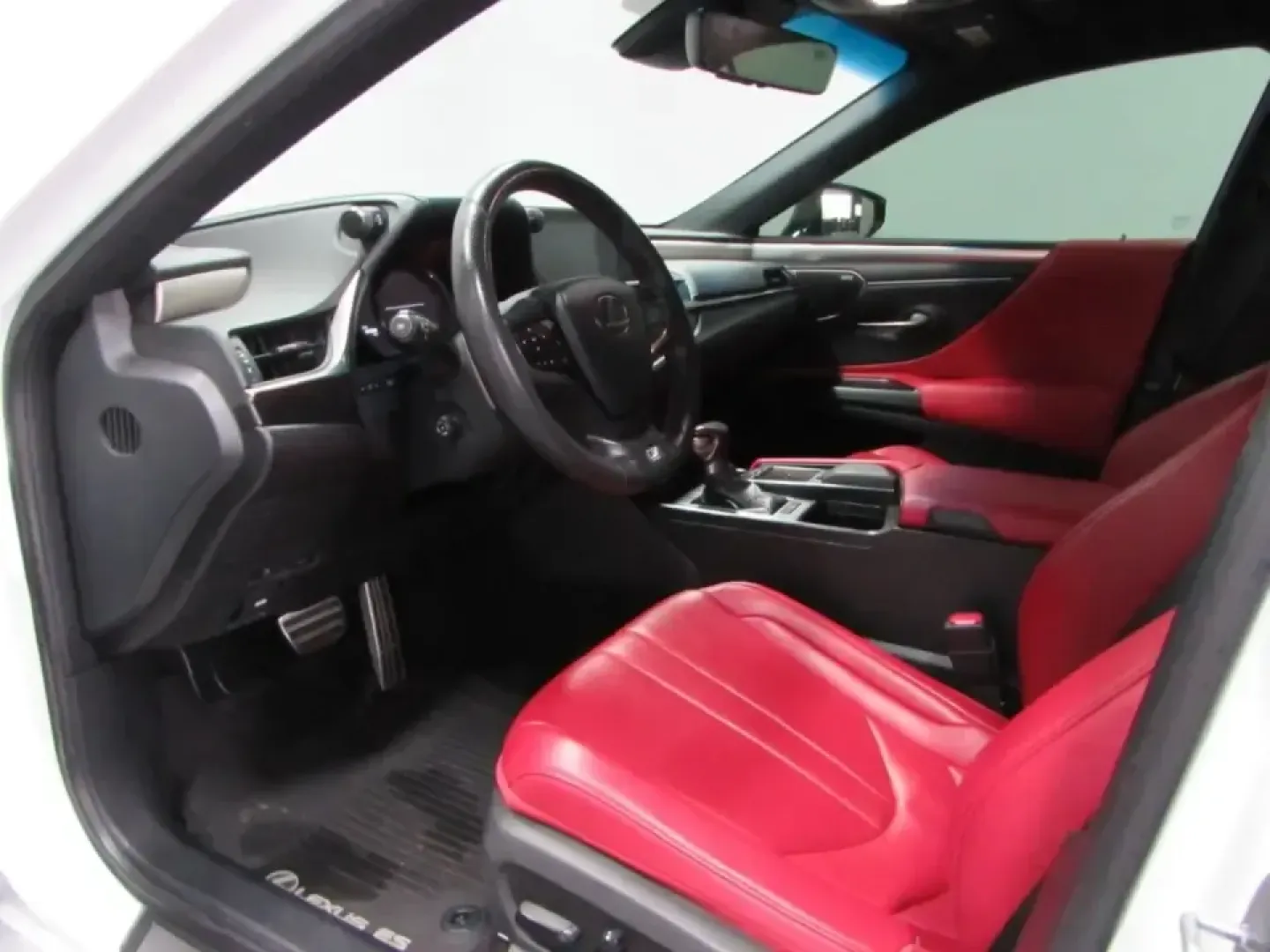 2020 /Circuit Red Lexus ES 350 F Sport (58AGZ1B11LU) with an 3.5L V6 DOHC 24V engine, Automatic transmission, located at 12830 Highway 21, De Soto, MO, 63020, (636) 337-7777, 38.153099, -90.573624 - **Experience Luxury and Performance with the 2020 Lexus ES 350 F SPORT Perfect for Your Daily Drive!**<br /> <br /> Are you searching for a vehicle that impeccably combines luxury, performance, and reliability? Look no further than the stunning 2020 Lexus ES 350 F SPORT, now available at Pettus CDJ - Photo#12