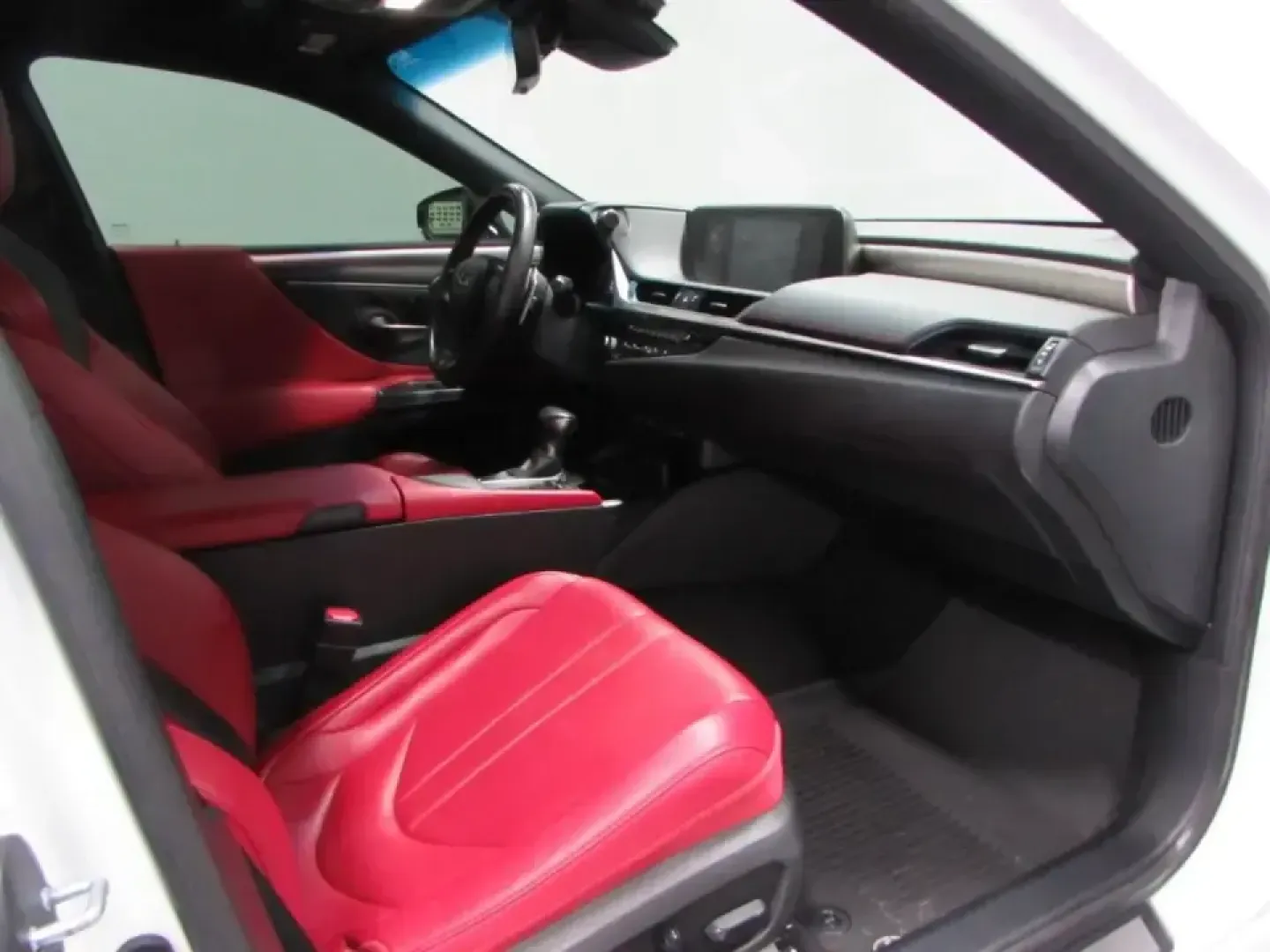 2020 /Circuit Red Lexus ES 350 F Sport (58AGZ1B11LU) with an 3.5L V6 DOHC 24V engine, Automatic transmission, located at 12830 Highway 21, De Soto, MO, 63020, (636) 337-7777, 38.153099, -90.573624 - **Experience Luxury and Performance with the 2020 Lexus ES 350 F SPORT Perfect for Your Daily Drive!**<br /> <br /> Are you searching for a vehicle that impeccably combines luxury, performance, and reliability? Look no further than the stunning 2020 Lexus ES 350 F SPORT, now available at Pettus CDJ - Photo#16