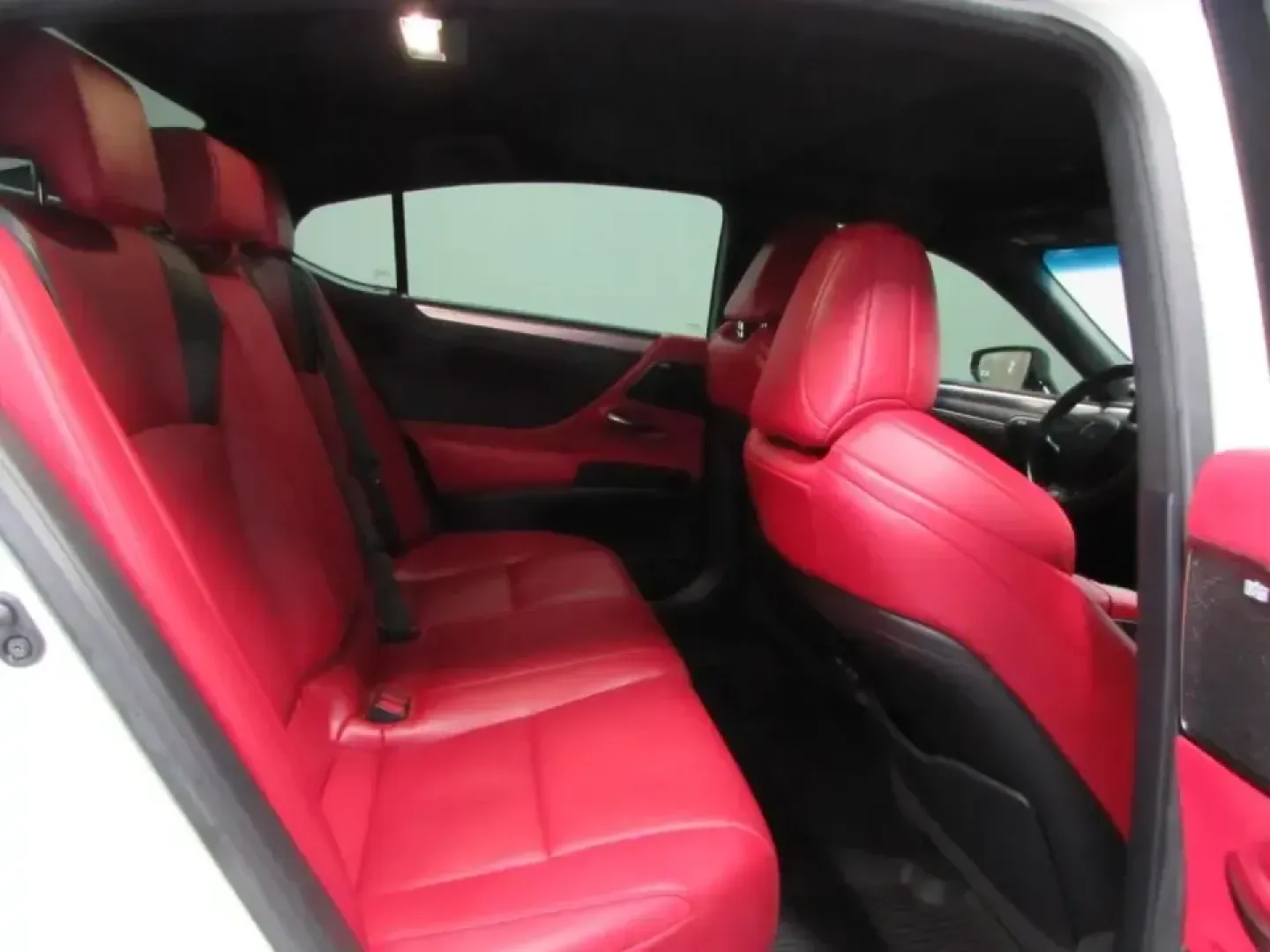 2020 /Circuit Red Lexus ES 350 F Sport (58AGZ1B11LU) with an 3.5L V6 DOHC 24V engine, Automatic transmission, located at 12830 Highway 21, De Soto, MO, 63020, (636) 337-7777, 38.153099, -90.573624 - **Experience Luxury and Performance with the 2020 Lexus ES 350 F SPORT Perfect for Your Daily Drive!**<br /> <br /> Are you searching for a vehicle that impeccably combines luxury, performance, and reliability? Look no further than the stunning 2020 Lexus ES 350 F SPORT, now available at Pettus CDJ - Photo#18