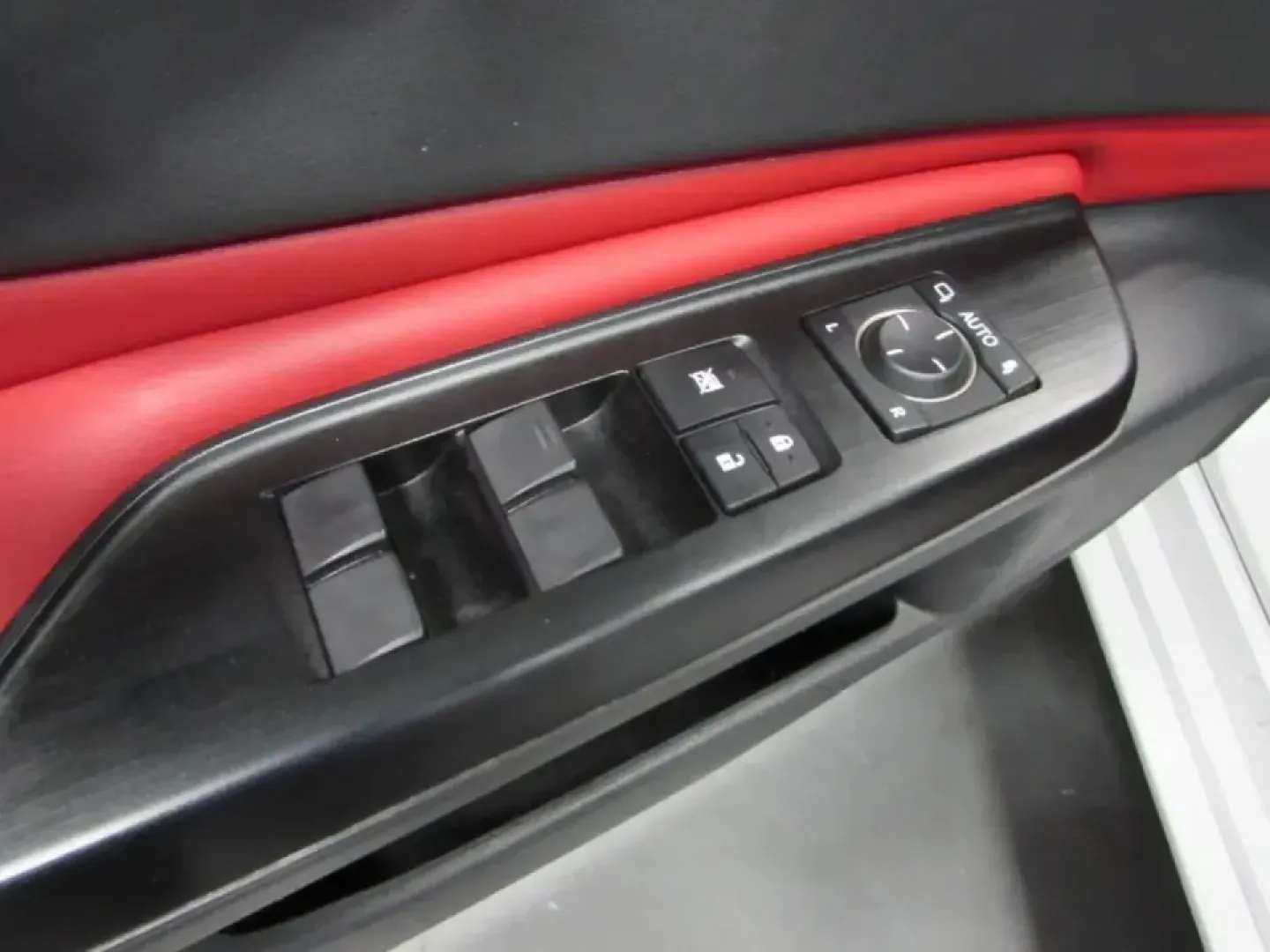 2020 /Circuit Red Lexus ES 350 F Sport (58AGZ1B11LU) with an 3.5L V6 DOHC 24V engine, Automatic transmission, located at 12830 Highway 21, De Soto, MO, 63020, (636) 337-7777, 38.153099, -90.573624 - **Experience Luxury and Performance with the 2020 Lexus ES 350 F SPORT Perfect for Your Daily Drive!**<br /> <br /> Are you searching for a vehicle that impeccably combines luxury, performance, and reliability? Look no further than the stunning 2020 Lexus ES 350 F SPORT, now available at Pettus CDJ - Photo#19