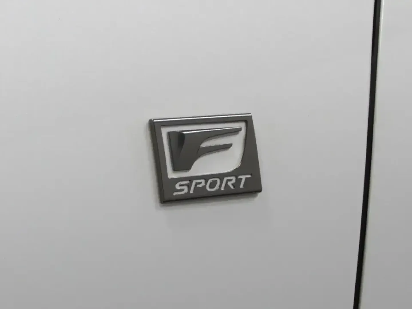 2020 /Circuit Red Lexus ES 350 F Sport (58AGZ1B11LU) with an 3.5L V6 DOHC 24V engine, Automatic transmission, located at 12830 Highway 21, De Soto, MO, 63020, (636) 337-7777, 38.153099, -90.573624 - **Experience Luxury and Performance with the 2020 Lexus ES 350 F SPORT Perfect for Your Daily Drive!**<br /> <br /> Are you searching for a vehicle that impeccably combines luxury, performance, and reliability? Look no further than the stunning 2020 Lexus ES 350 F SPORT, now available at Pettus CDJ - Photo#32