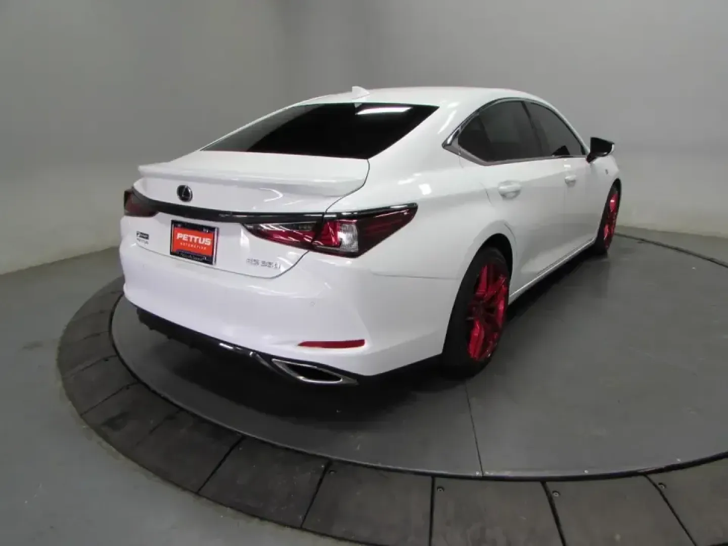 2020 /Circuit Red Lexus ES 350 F Sport (58AGZ1B11LU) with an 3.5L V6 DOHC 24V engine, Automatic transmission, located at 12830 Highway 21, De Soto, MO, 63020, (636) 337-7777, 38.153099, -90.573624 - **Experience Luxury and Performance with the 2020 Lexus ES 350 F SPORT Perfect for Your Daily Drive!**<br /> <br /> Are you searching for a vehicle that impeccably combines luxury, performance, and reliability? Look no further than the stunning 2020 Lexus ES 350 F SPORT, now available at Pettus CDJ - Photo#6